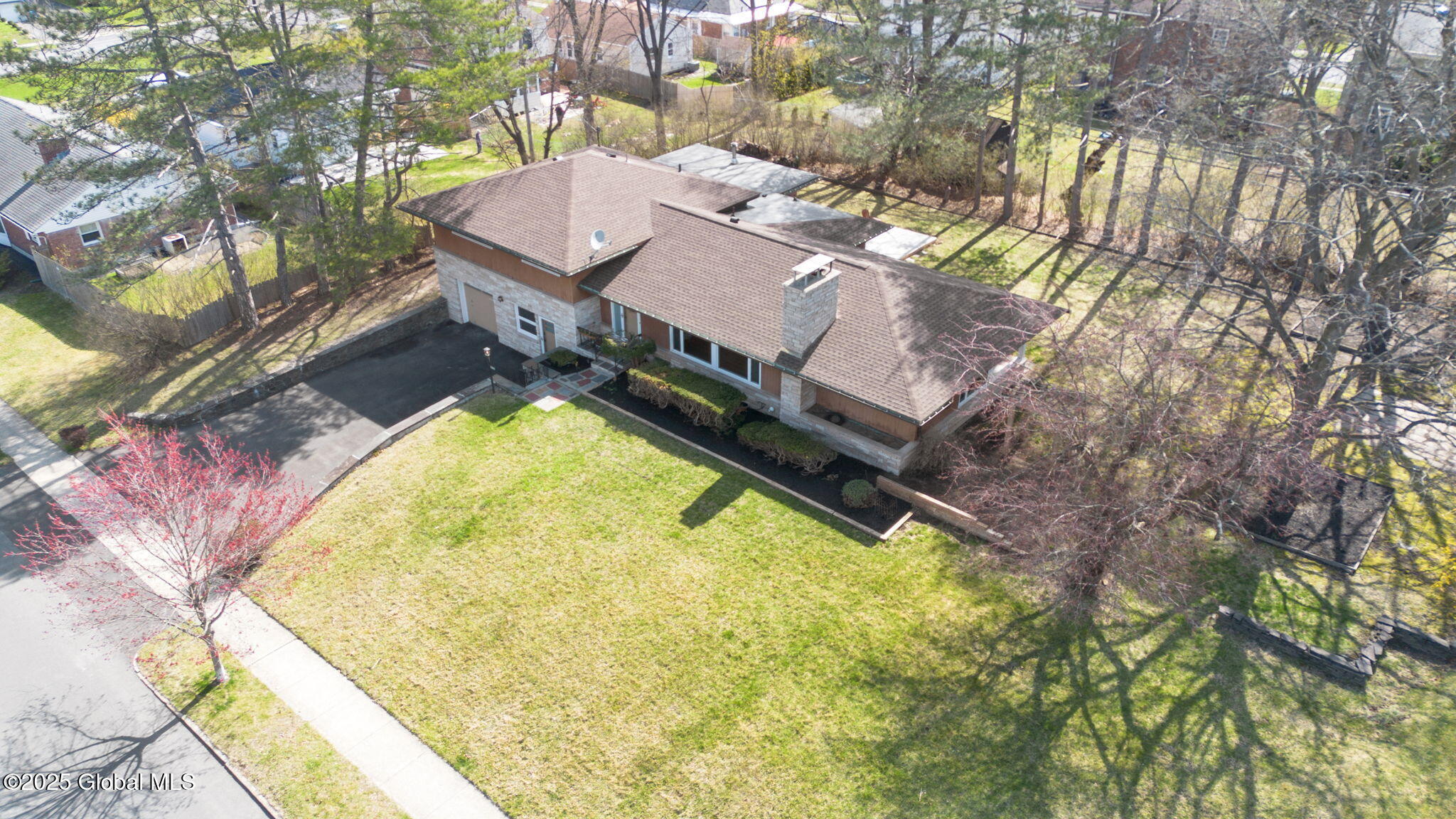 Albany, New York 12209, United States, 4 Bedrooms Bedrooms, ,4 BathroomsBathrooms,Residential,Pending,113934