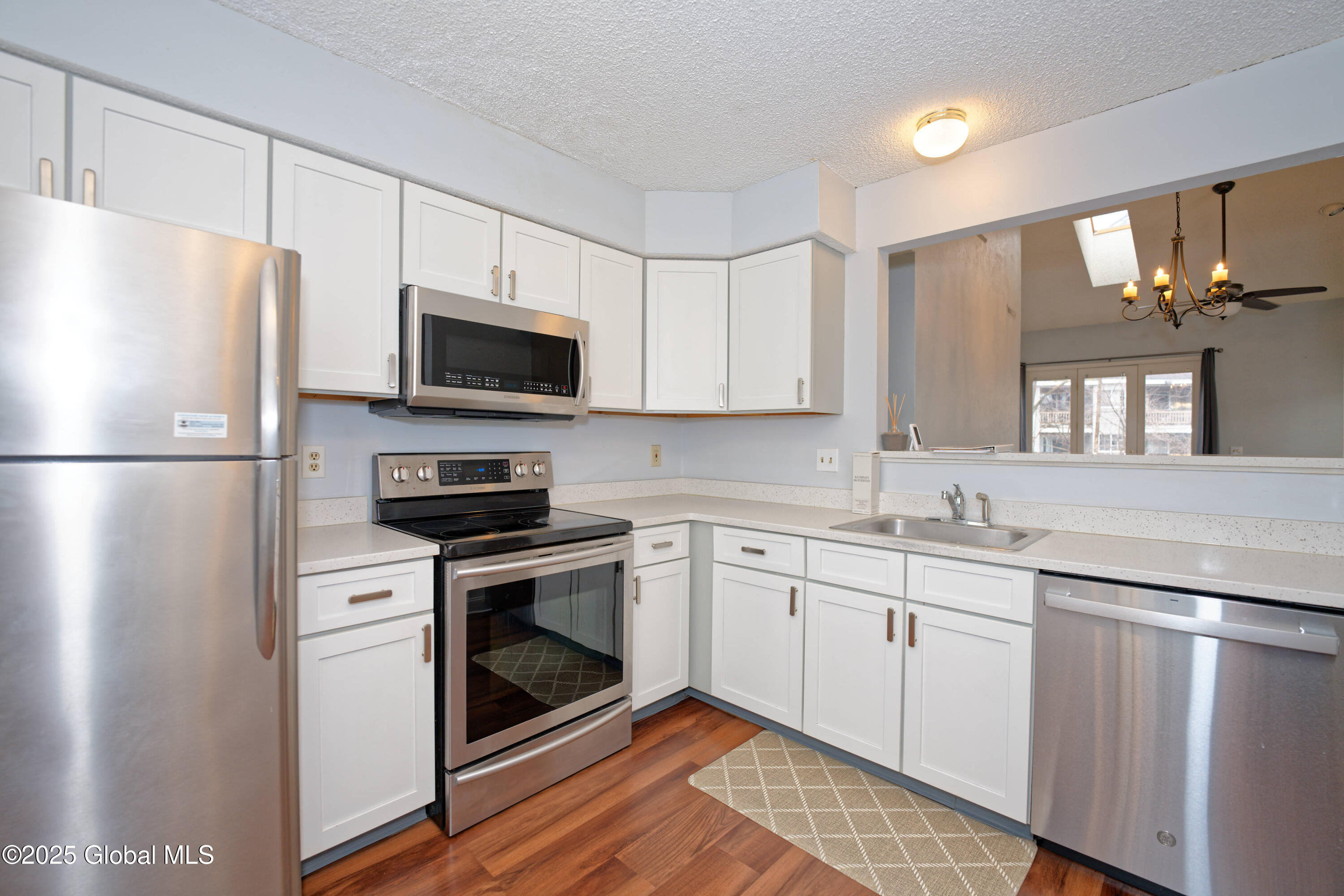 5008 S Forest Point Drive, Clifton Park, New York image 12