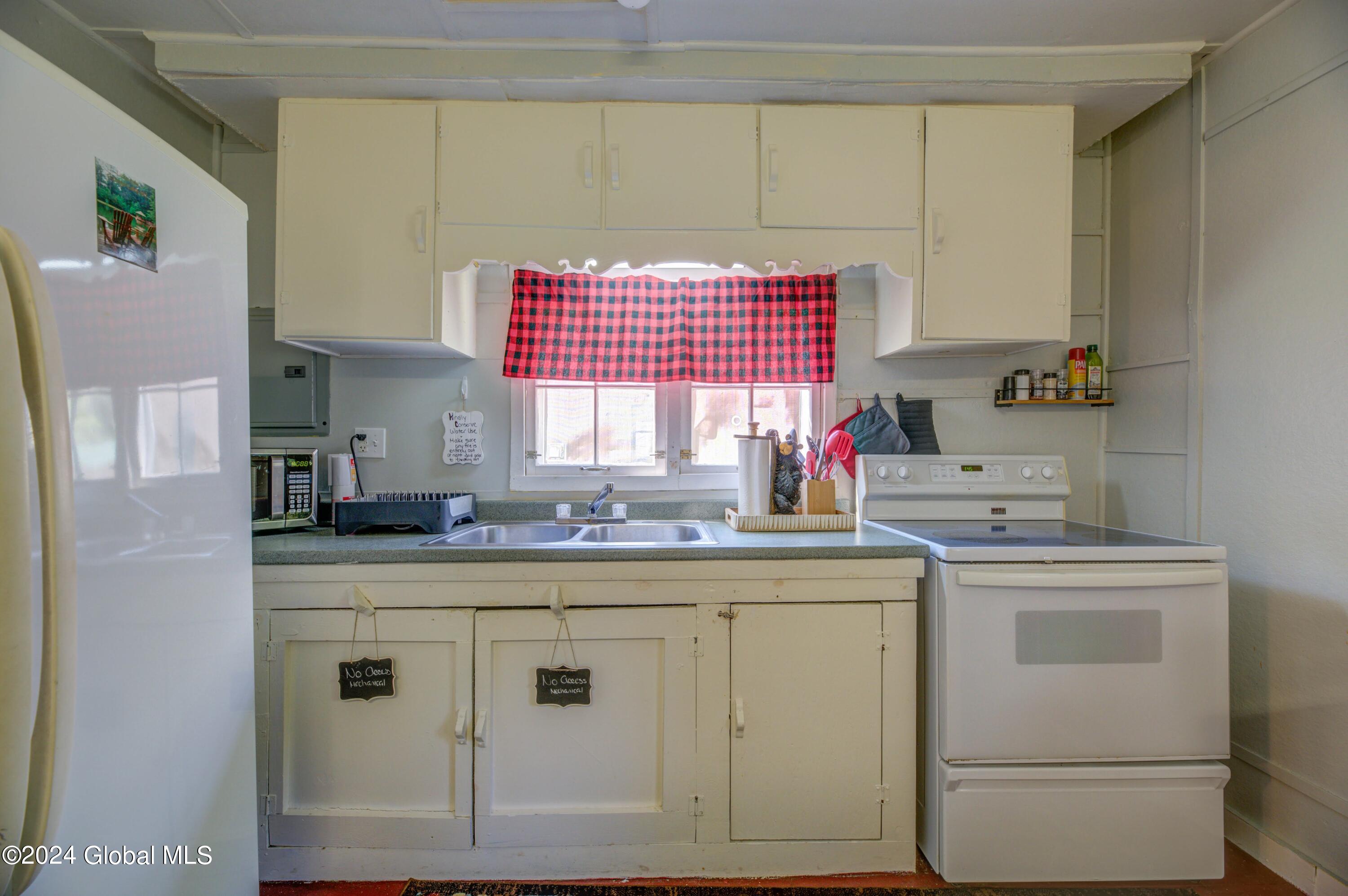 116 1st Avenue, Gloversville, New York image 13