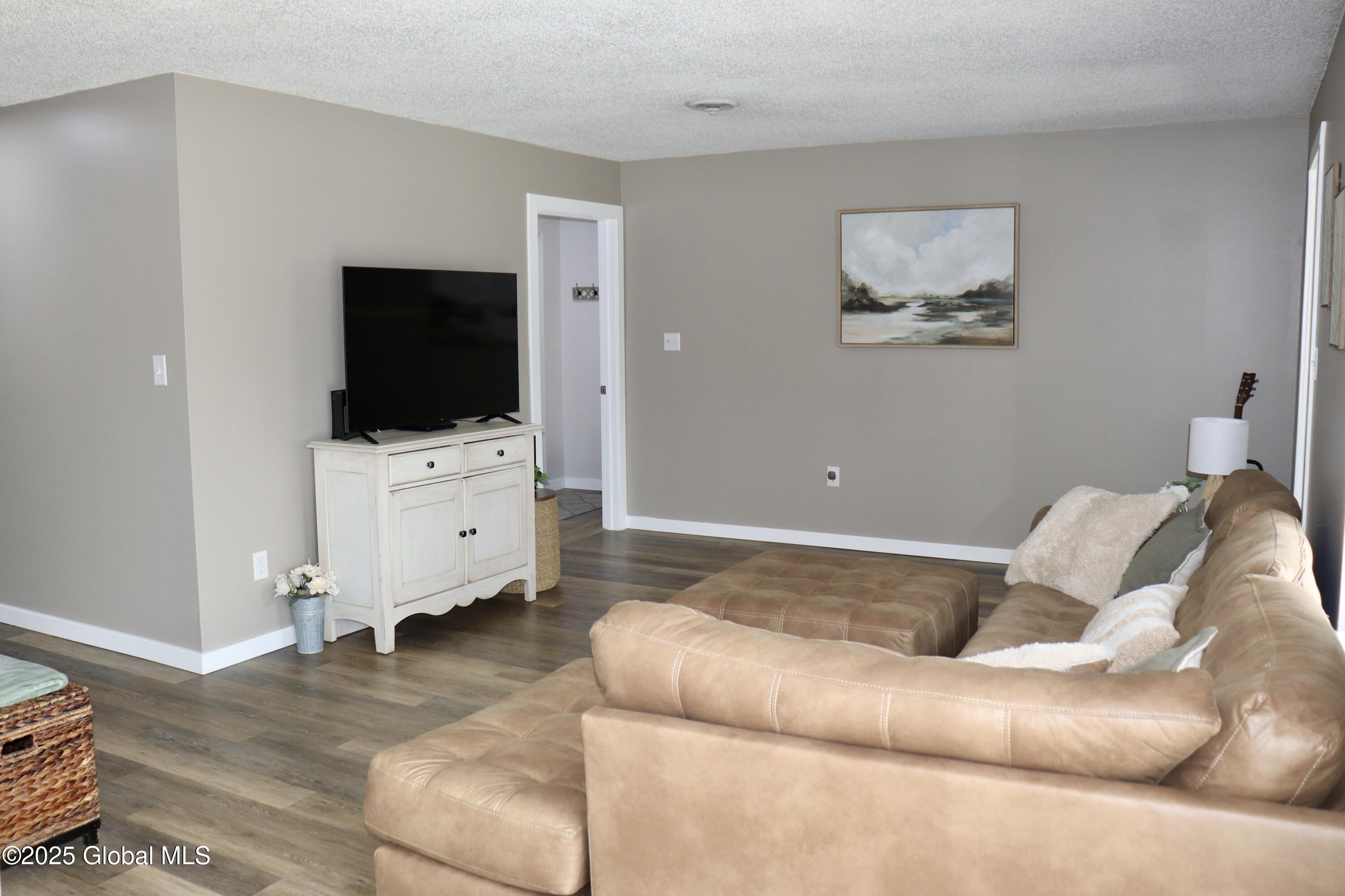 310 Cambridge Manor Drive, Scotia, New York image 6