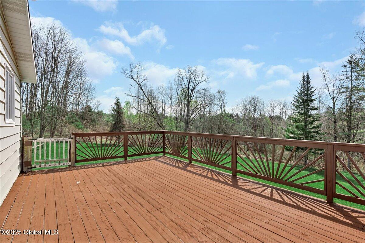 235 Mcqueen Road, Amsterdam, New York image 40