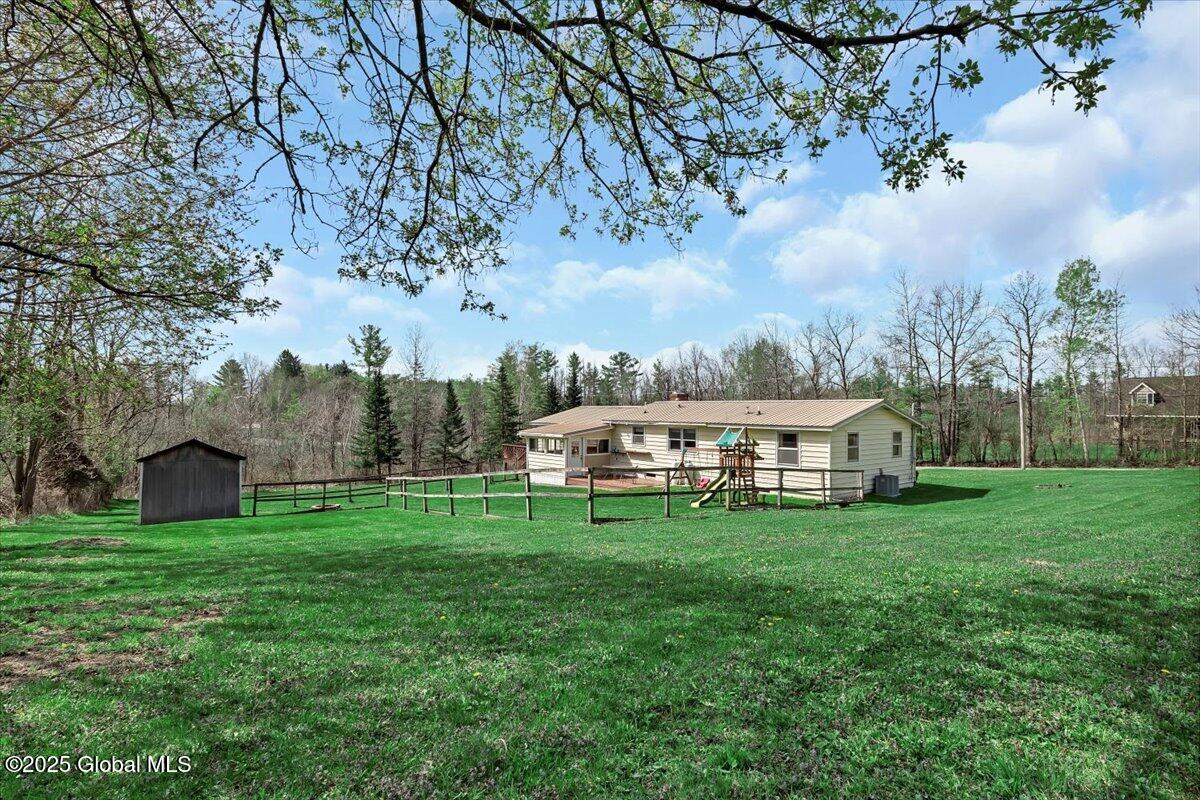 235 Mcqueen Road, Amsterdam, New York image 37