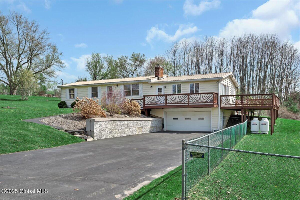 235 Mcqueen Road, Amsterdam, New York image 1