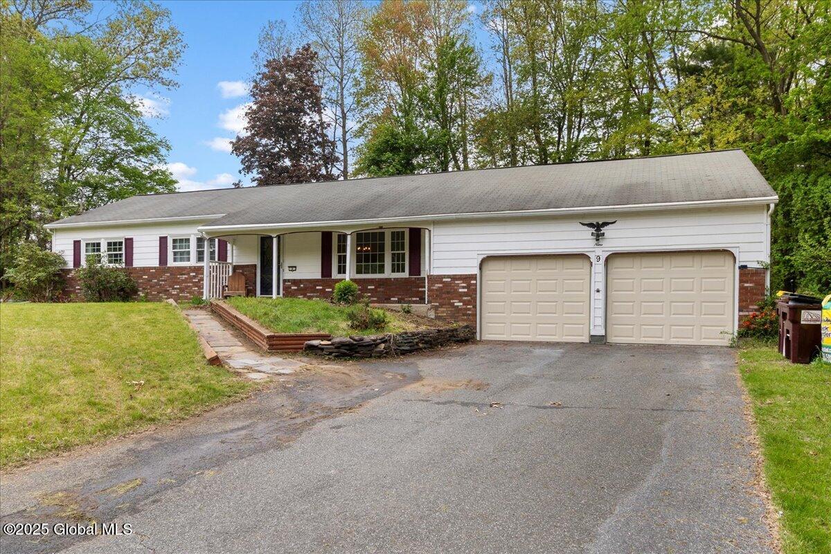 9 Mountain View Terrace, Clifton Park, New York image 3