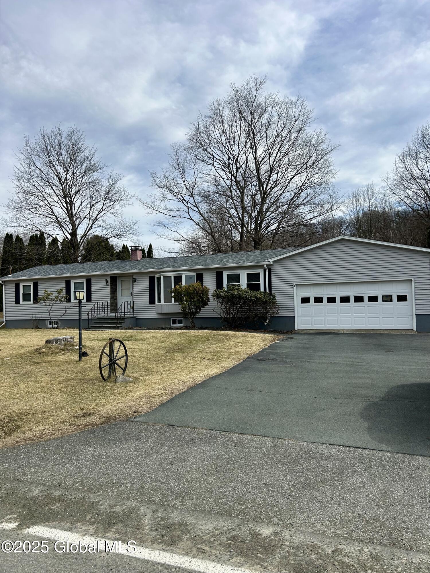 646 N Lake Avenue, Troy, New York image 1