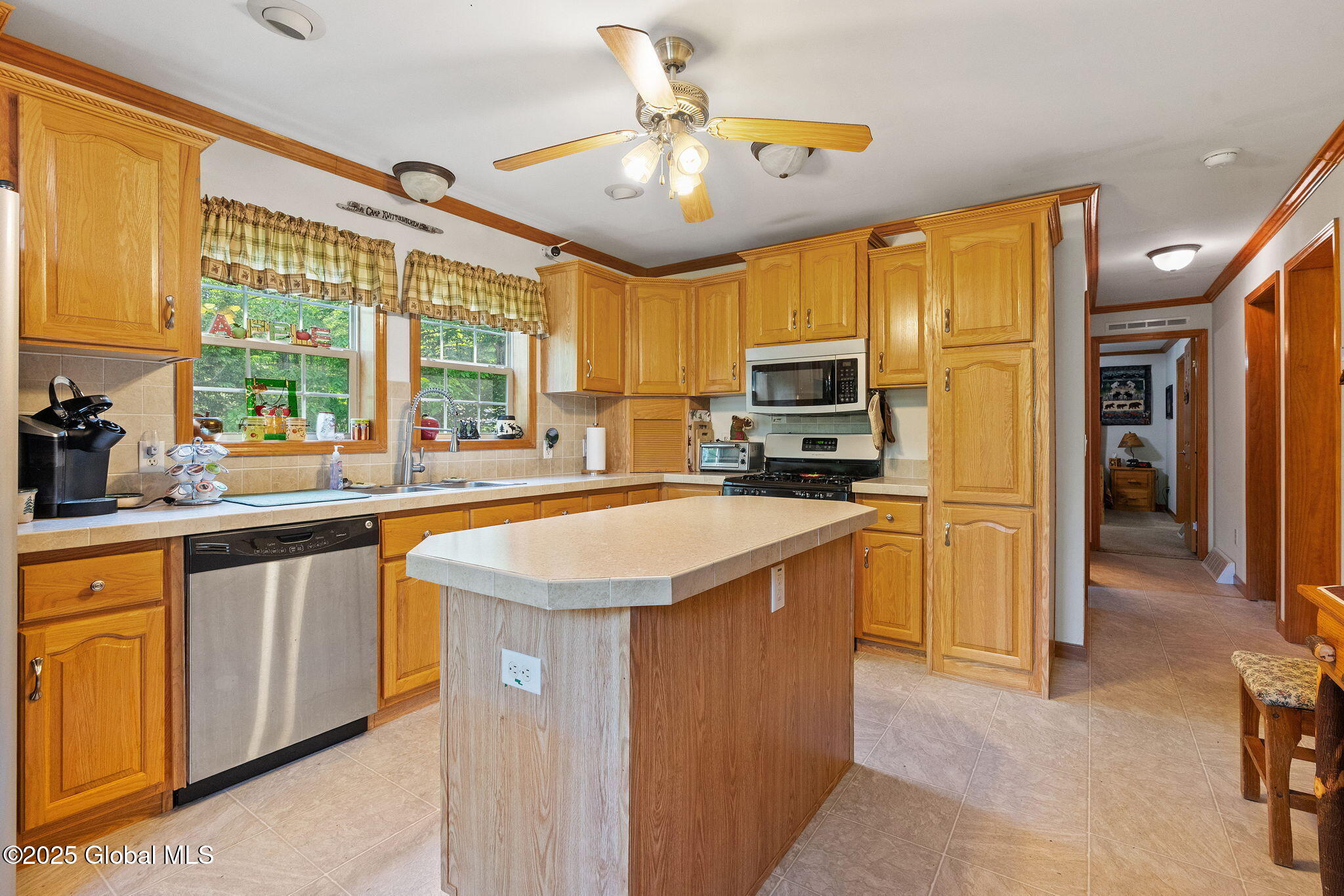 157 Maplewood Drive, Gloversville, New York image 17