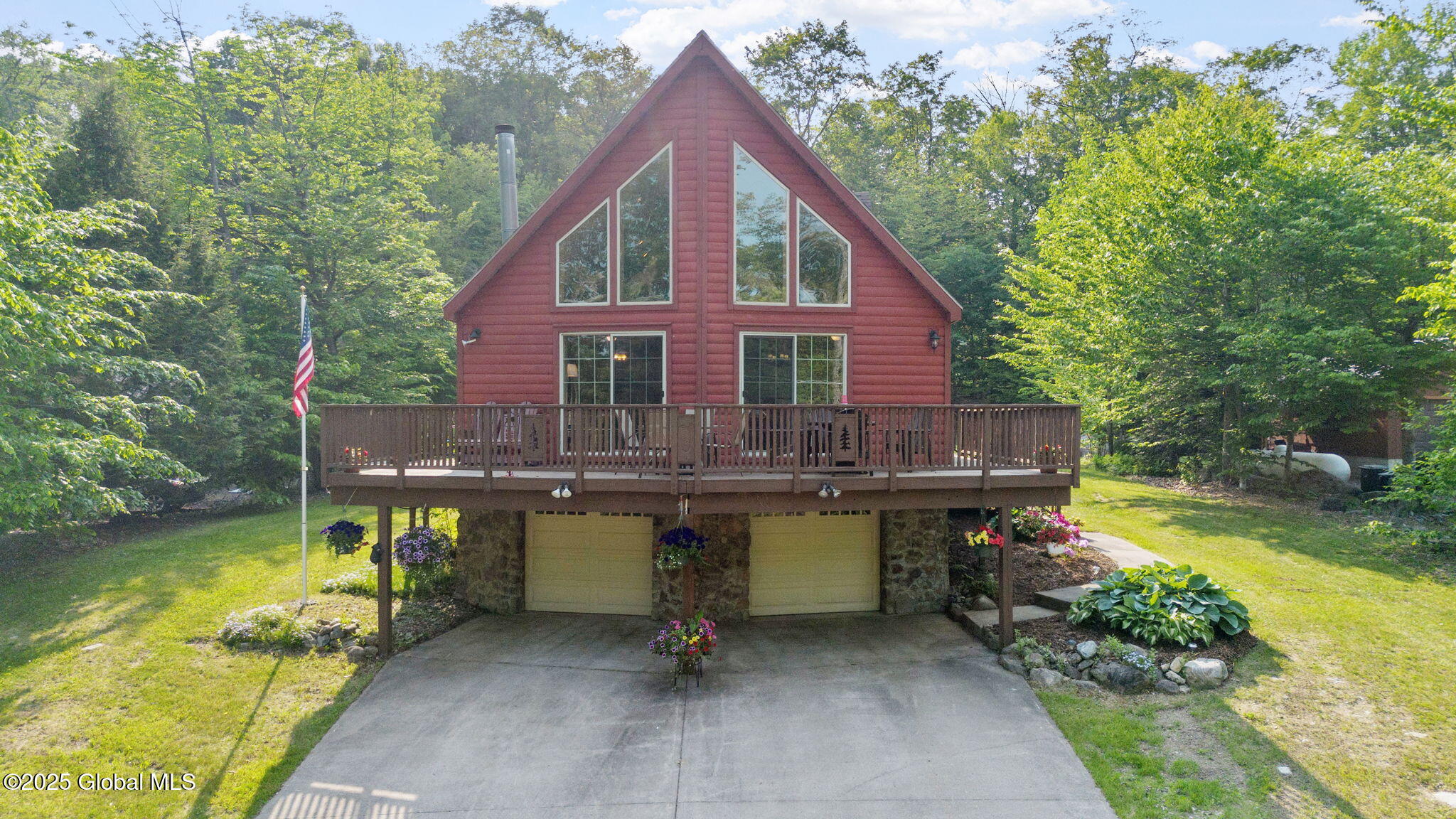 157 Maplewood Drive, Gloversville, New York image 1