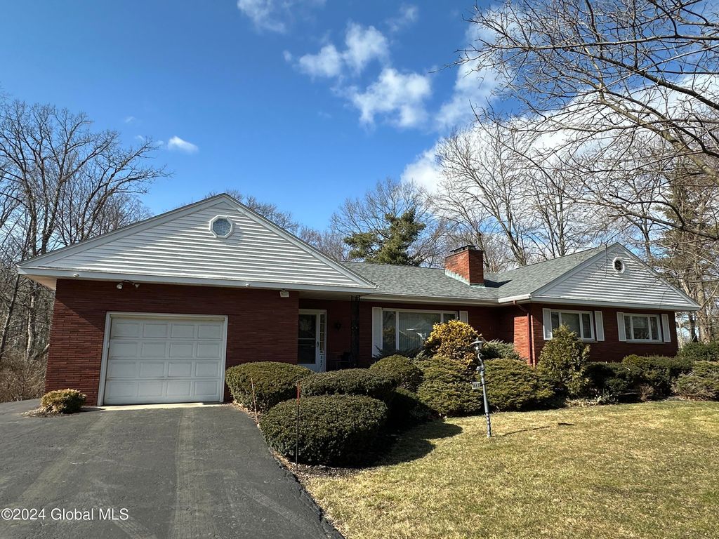 887 Birchwood Lane, Niskayuna, NY 12309, MLS 202415611 Howard Hanna