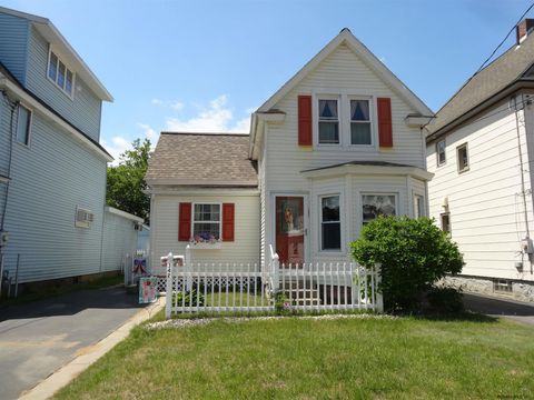 Photo of 342 Eleanor Street, Schenectady, NY 12306 (MLS # 202524490)