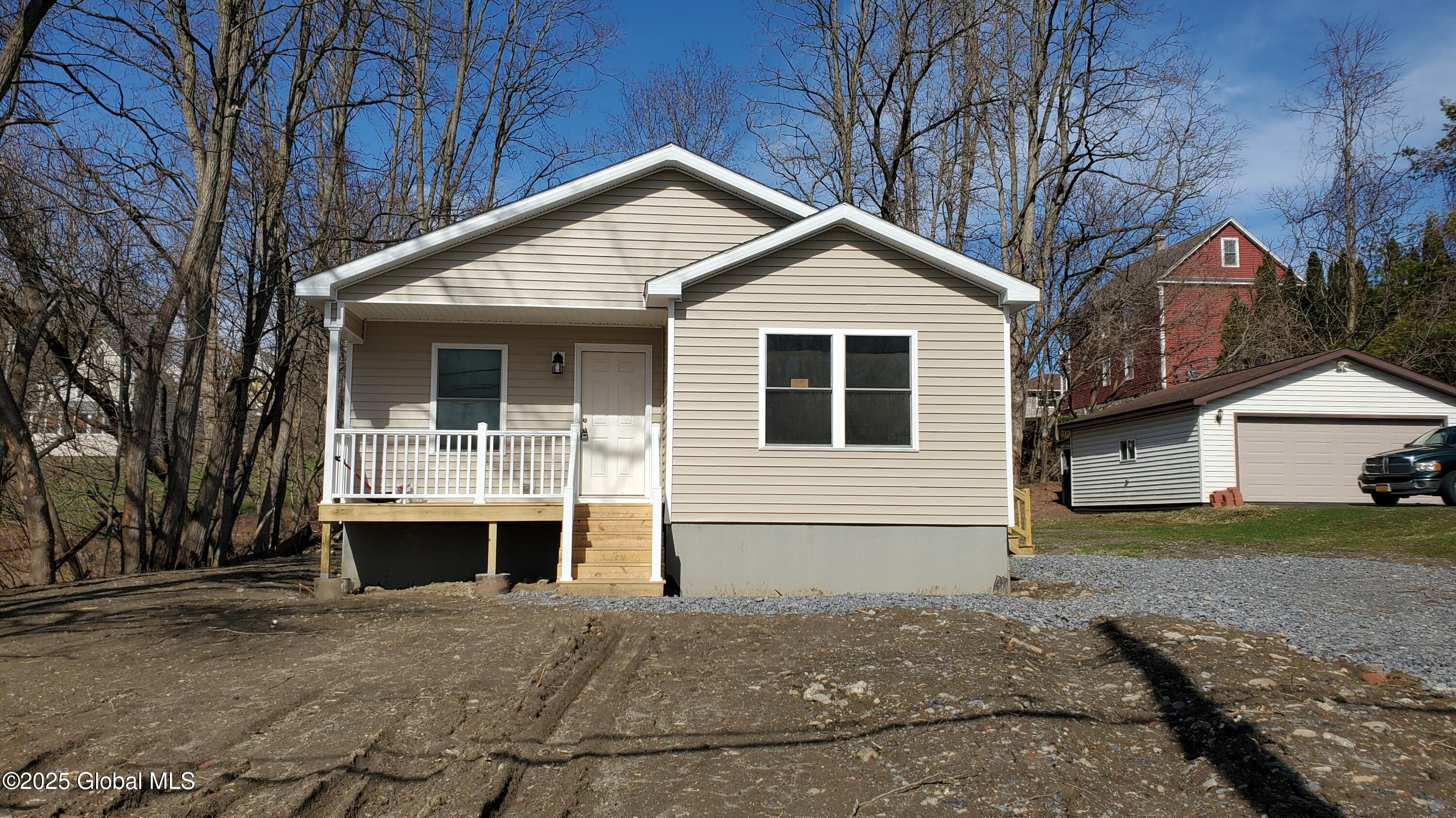 8 Mcneir Avenue, Amsterdam, New York image 1