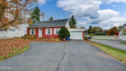 Photo of 56 W State st Street, Gloversville, NY 12078 (MLS # 202528529) Photo of 56 W State st Street, Gloversville, NY 12078 (MLS # 202528529)