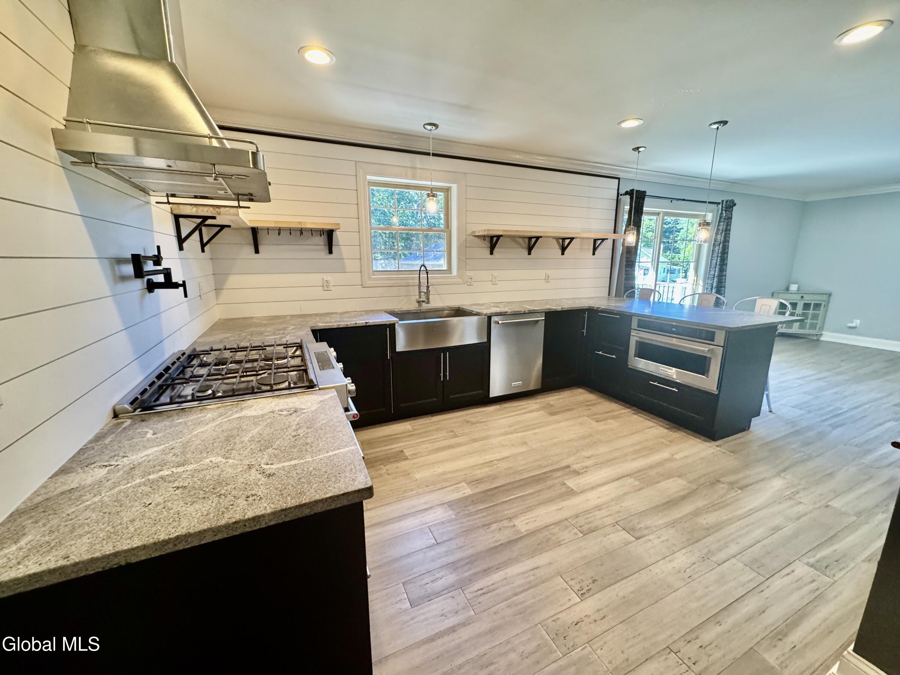 6 Euclid Avenue