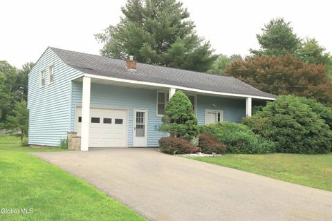Photo of 314 Jeanette Drive, Schenectady, NY 12306 (MLS # 202622191)