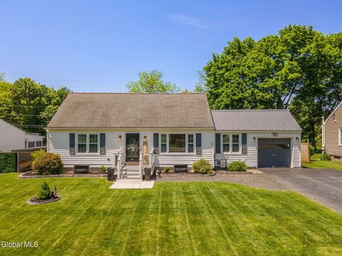 Homes For Sale - 15 Brunswick Park Drive<br/> Troy, NY 12180