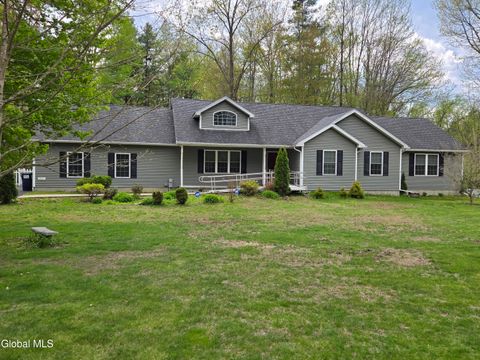 Homes For Sale - 235 E Schaghticoke Road<br/> Rensselaer County, Schaghticoke, NY 12154