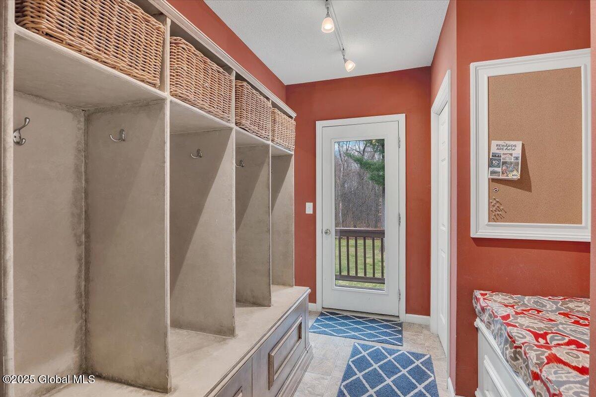 22 Fairhill Road, Clifton Park, New York image 22