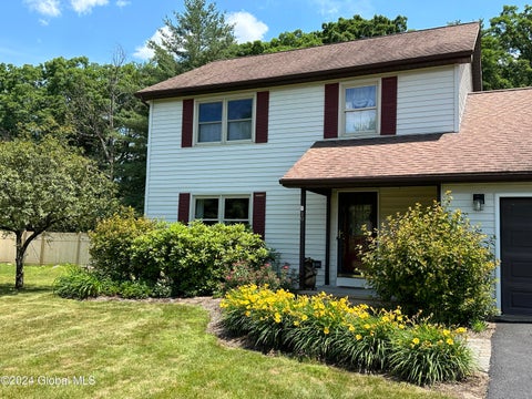 Photo for 19 Pinewood Hollow Road