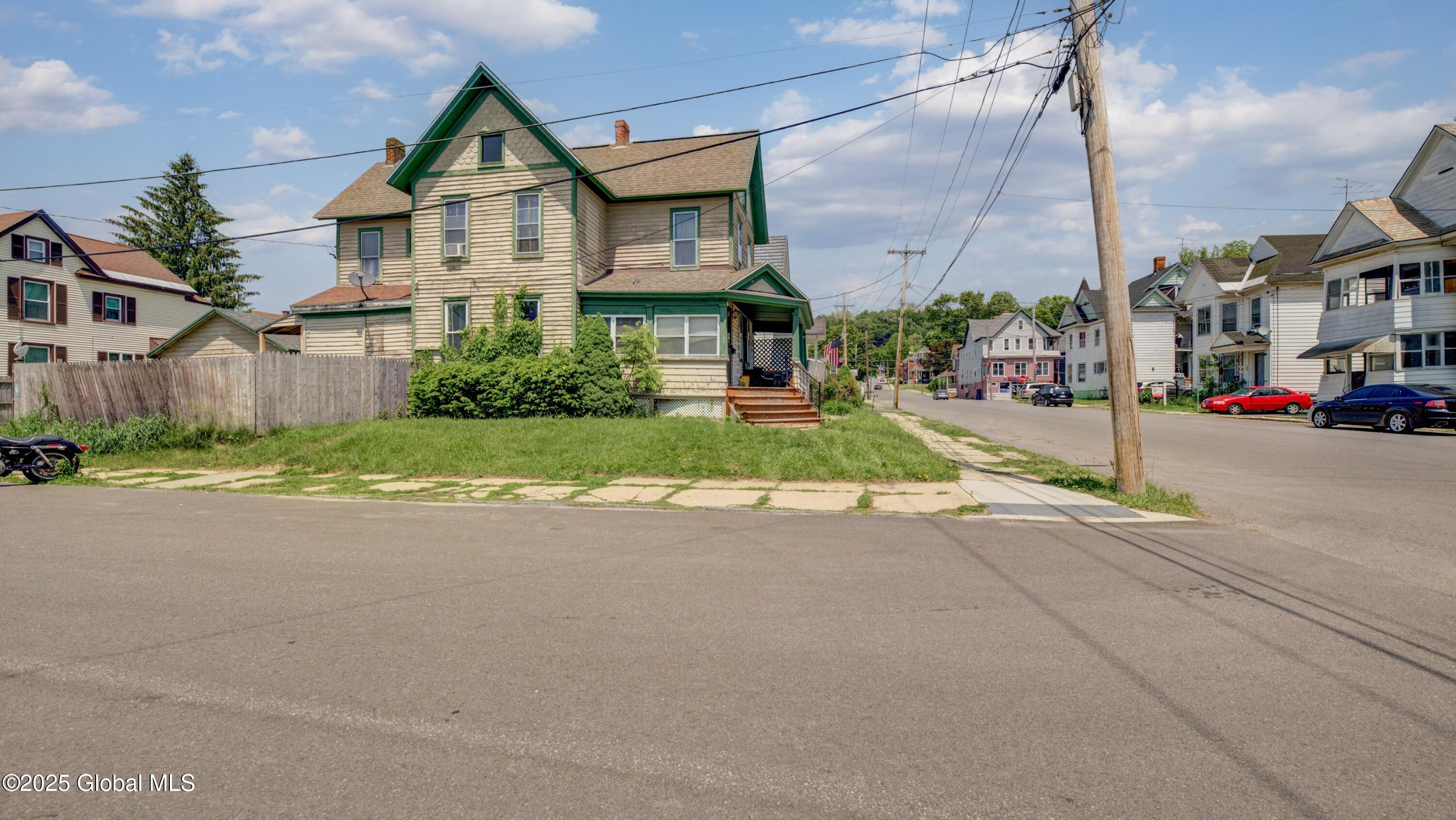 16 Caroline Street, Amsterdam, New York image 2