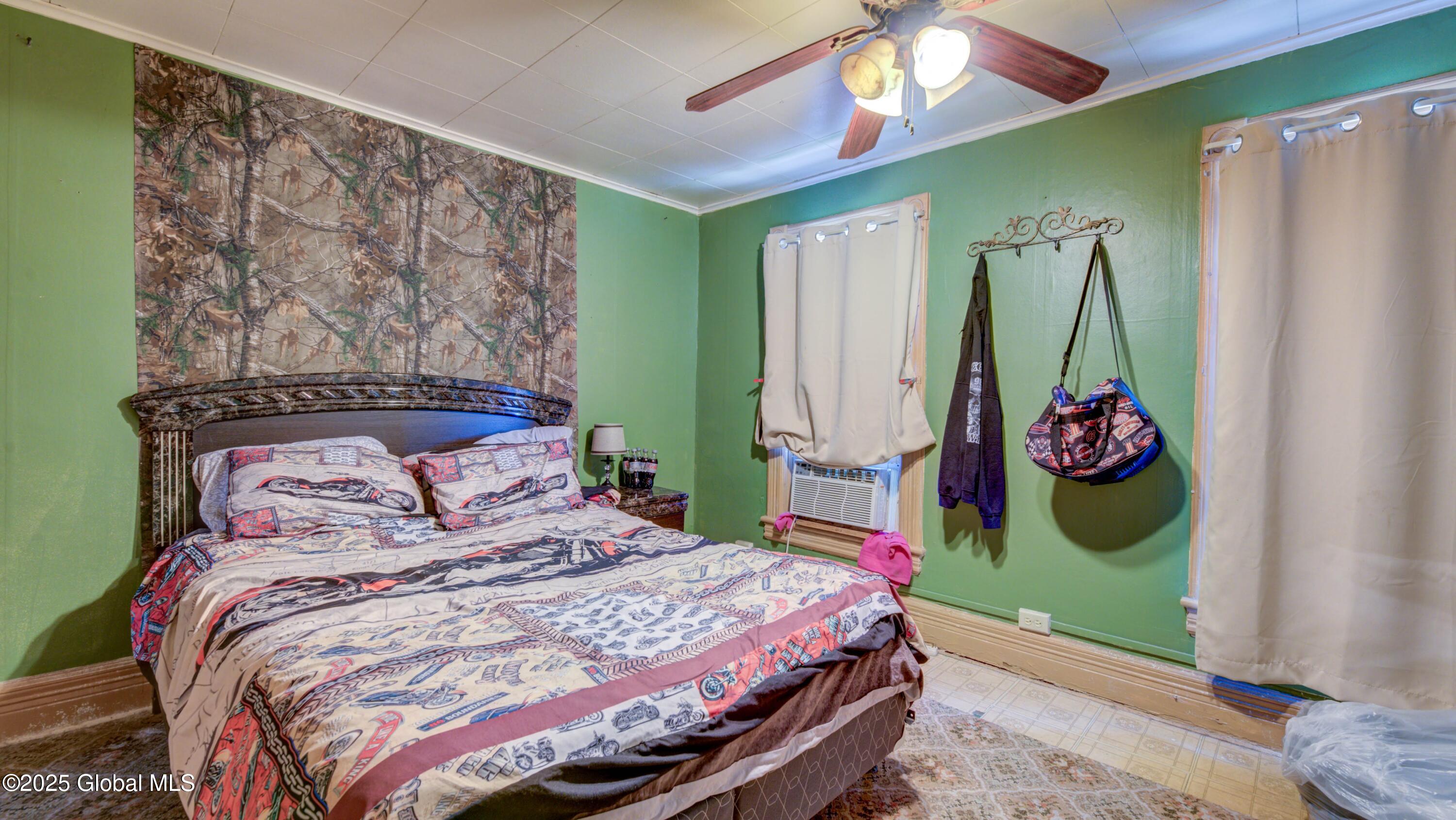 16 Caroline Street, Amsterdam, New York image 32