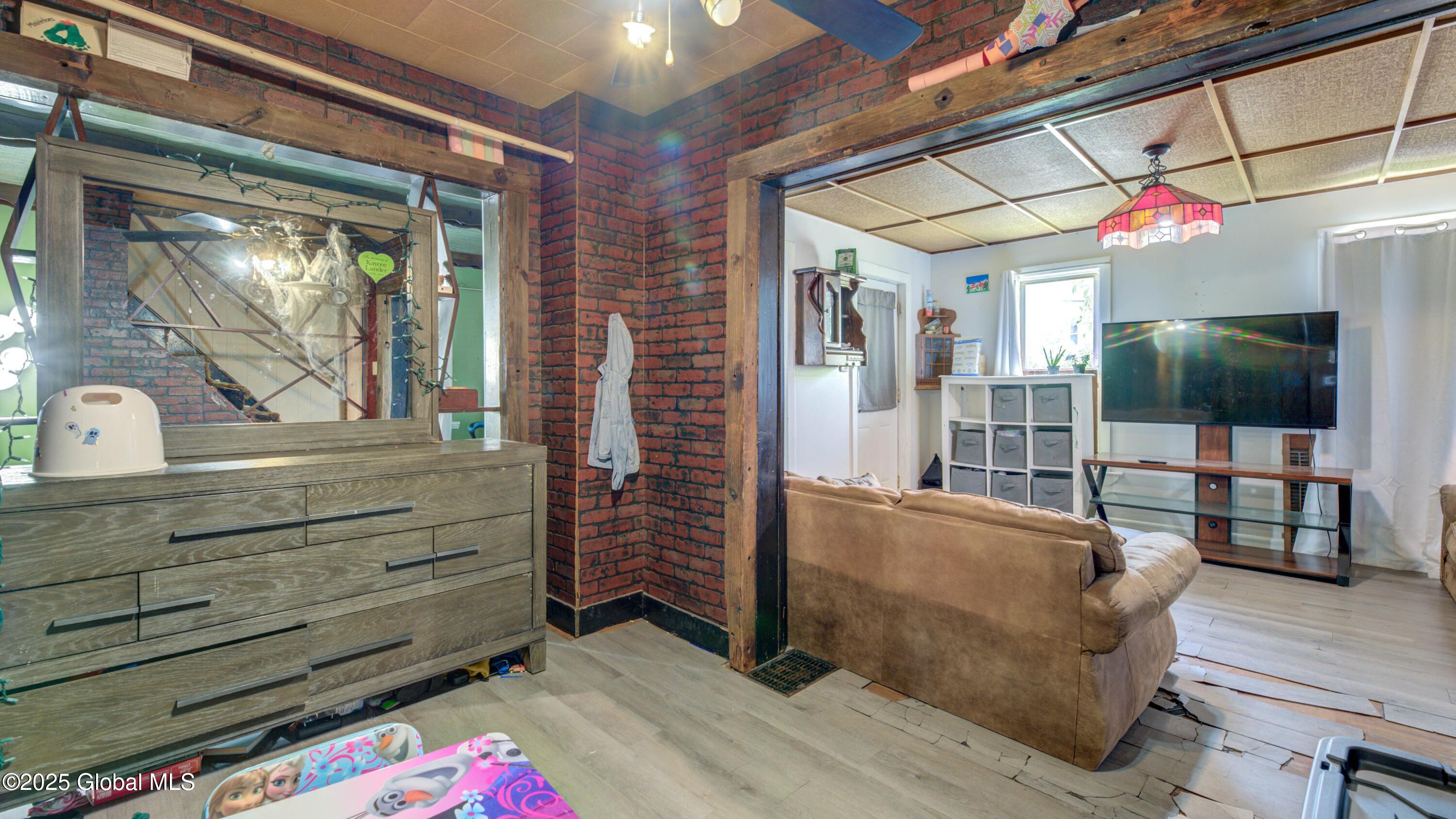 16 Caroline Street, Amsterdam, New York image 13