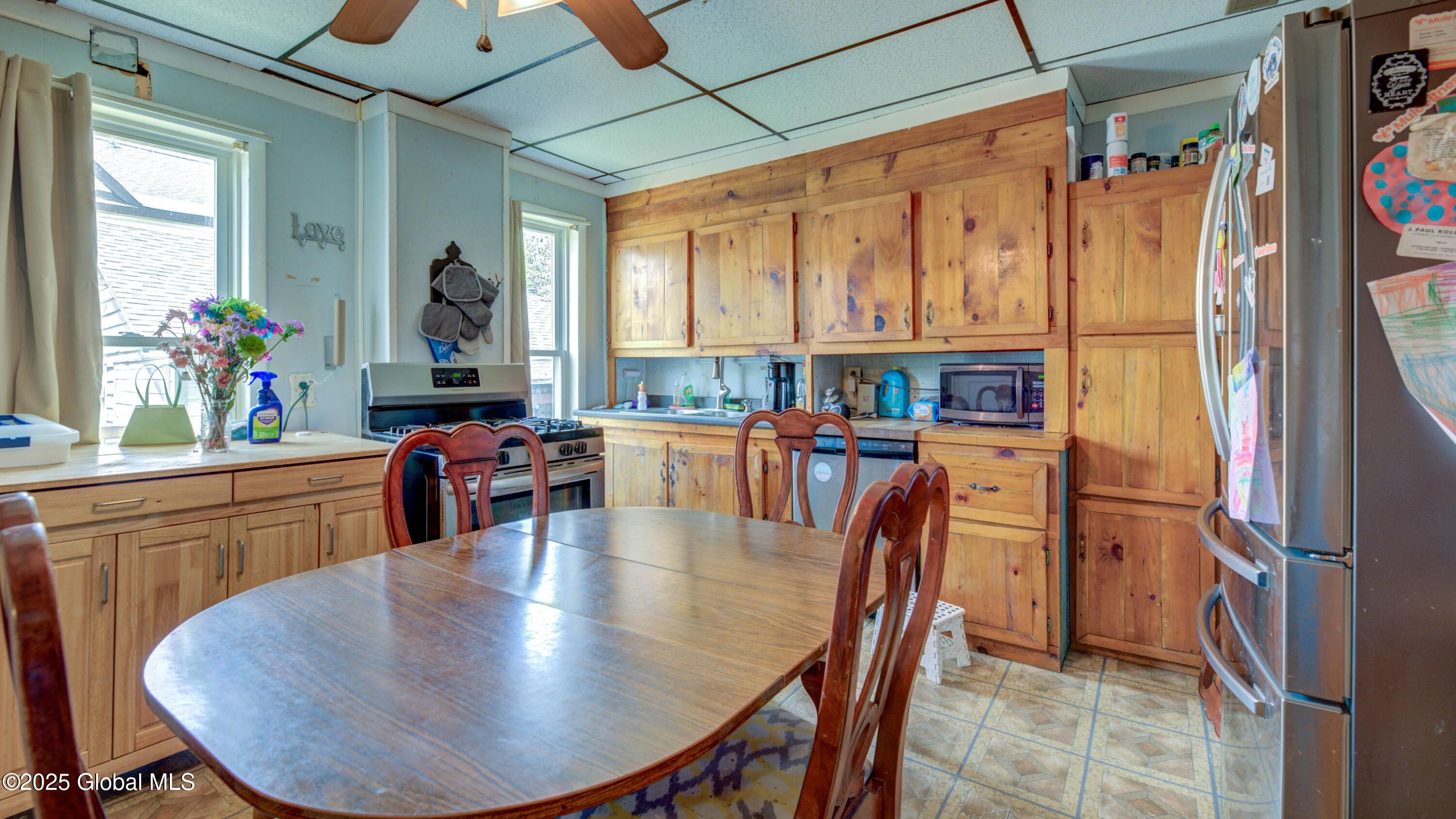 16 Caroline Street, Amsterdam, New York image 22