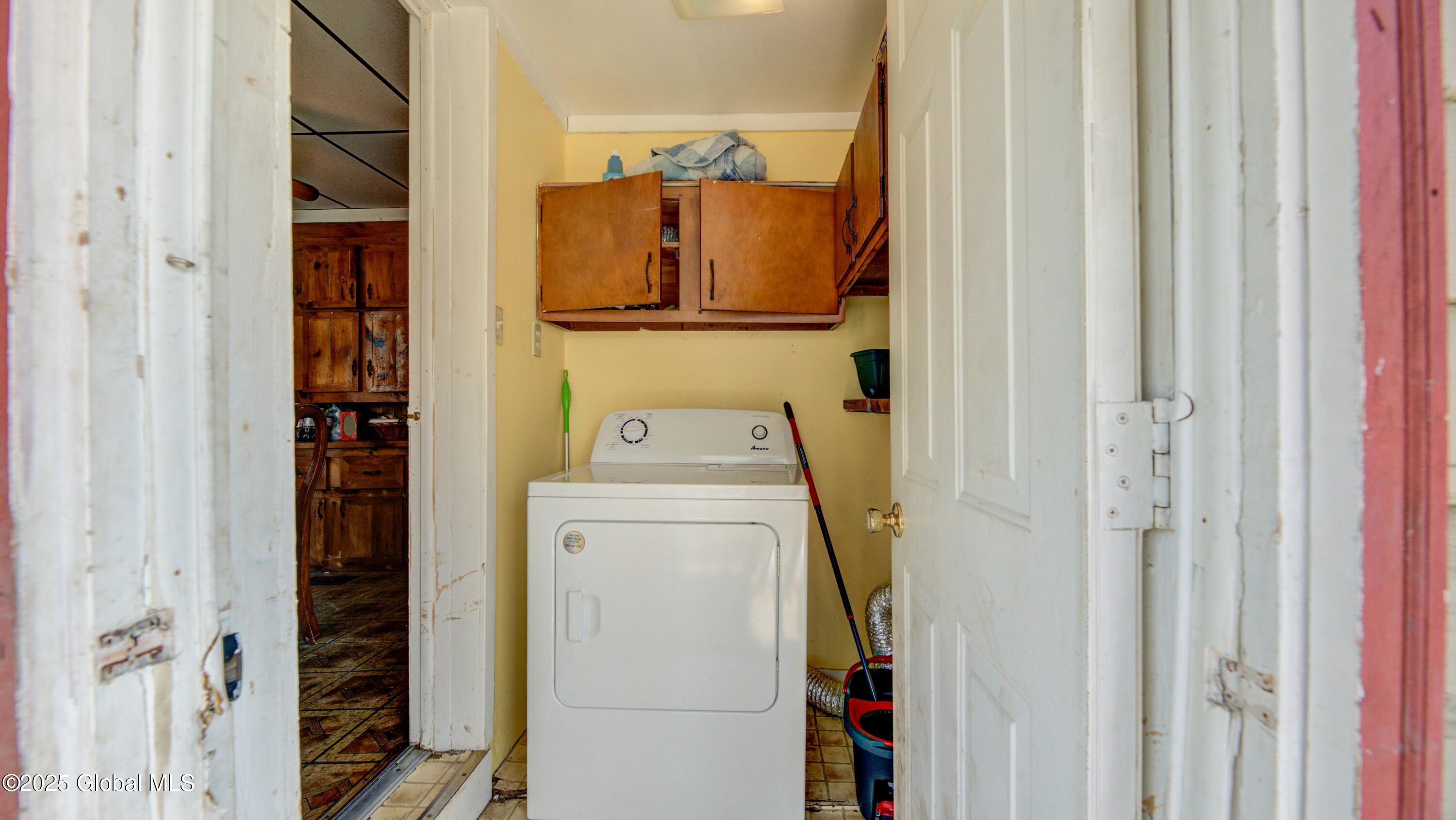 16 Caroline Street, Amsterdam, New York image 50