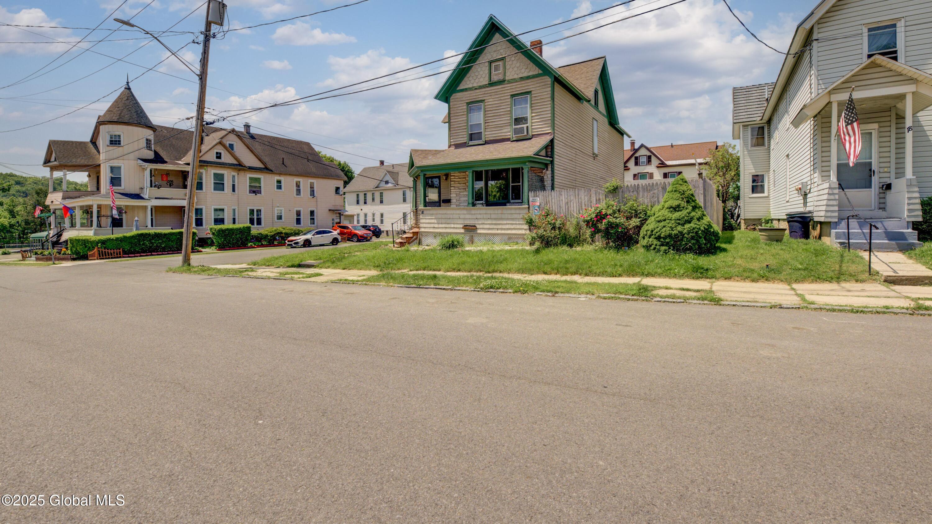 16 Caroline Street, Amsterdam, New York image 5