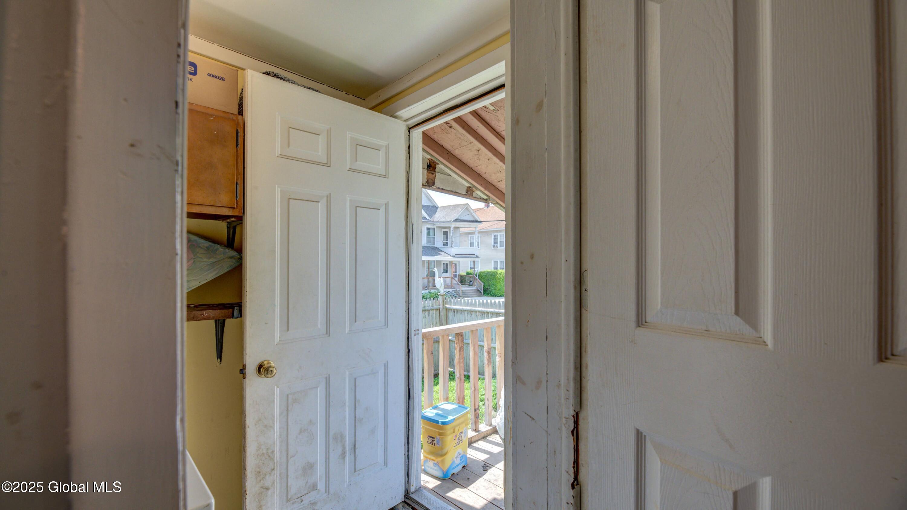 16 Caroline Street, Amsterdam, New York image 49