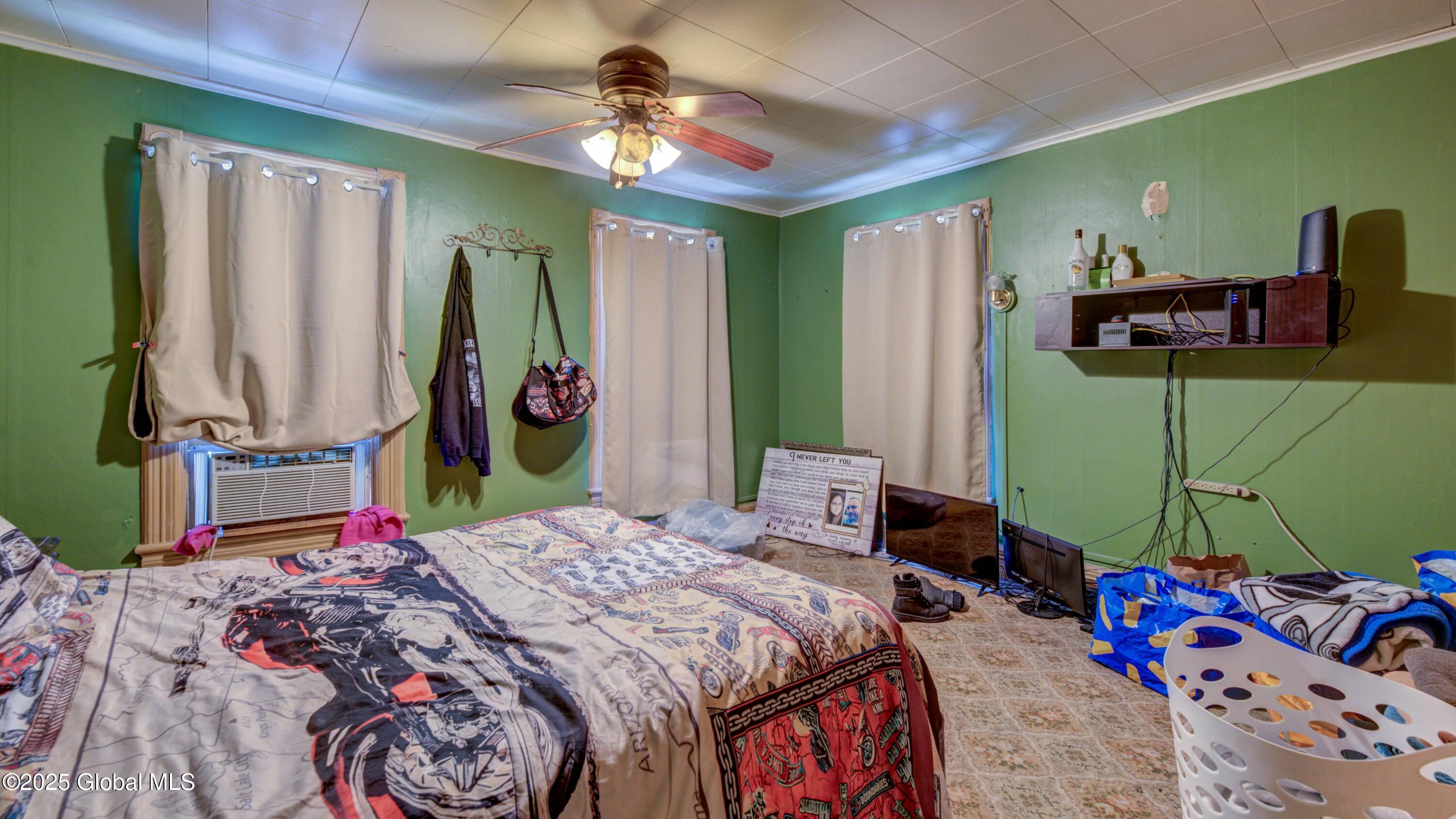 16 Caroline Street, Amsterdam, New York image 31