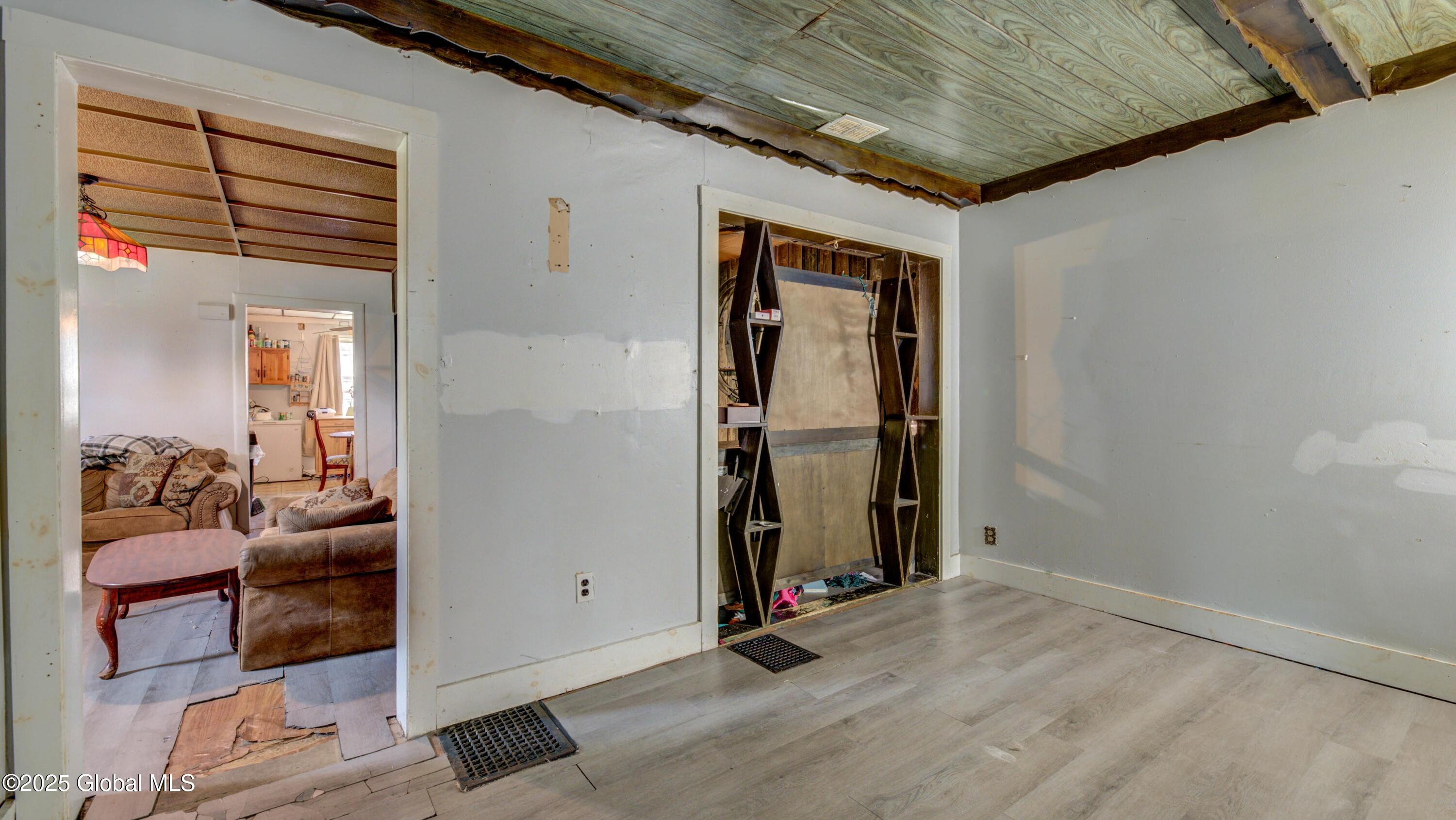 16 Caroline Street, Amsterdam, New York image 19