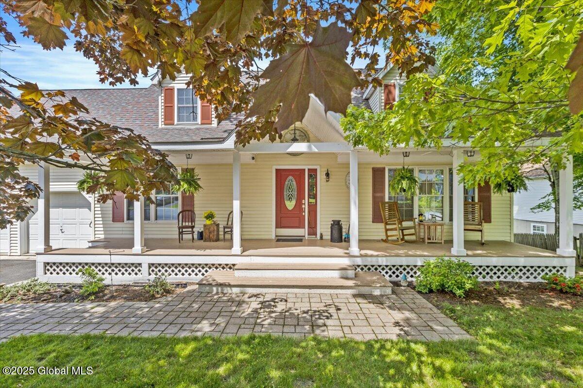 30 Overlook Court, Hudson, New York image 1