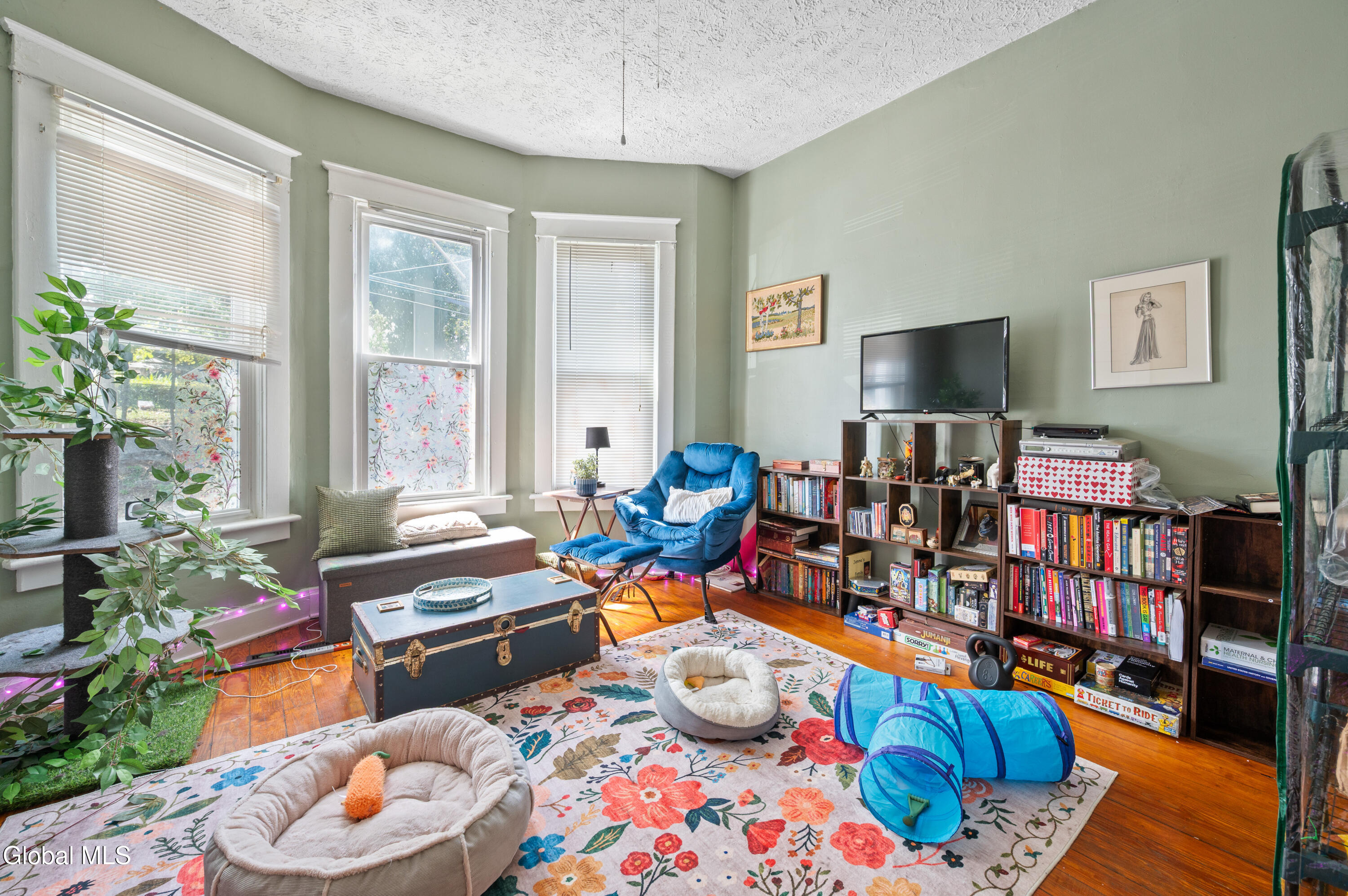 Troy, New York 12180, United States, 6 Bedrooms Bedrooms, ,2 BathroomsBathrooms,Residential,Active,216137