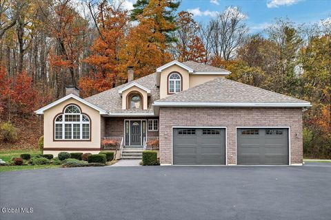 Photo of 1306 Putnam Road, Schenectady, NY 12306 (MLS # 202529169)