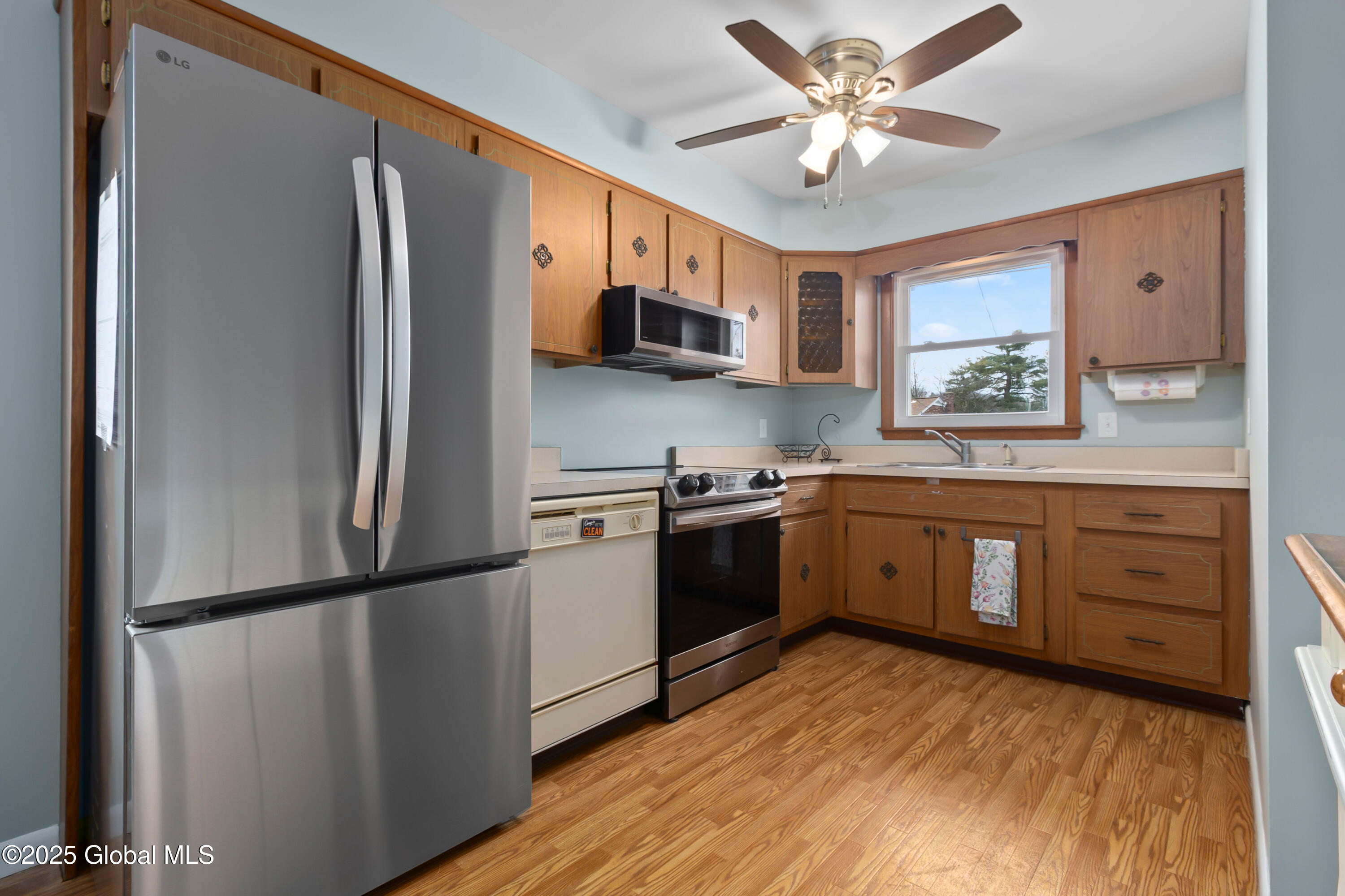 26 New Jersey Avenue, Rensselaer, New York image 9