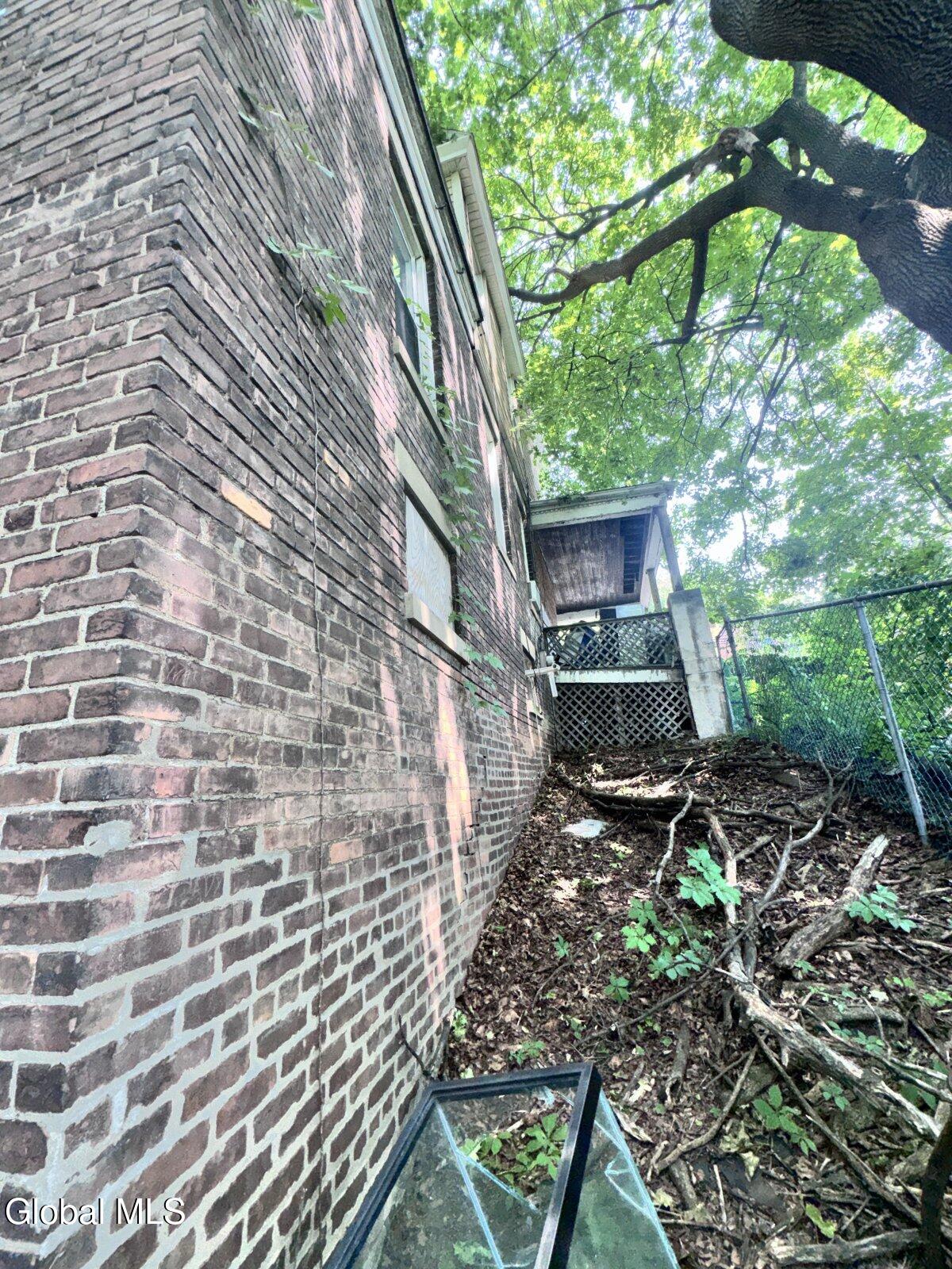 26 Oakwood Avenue