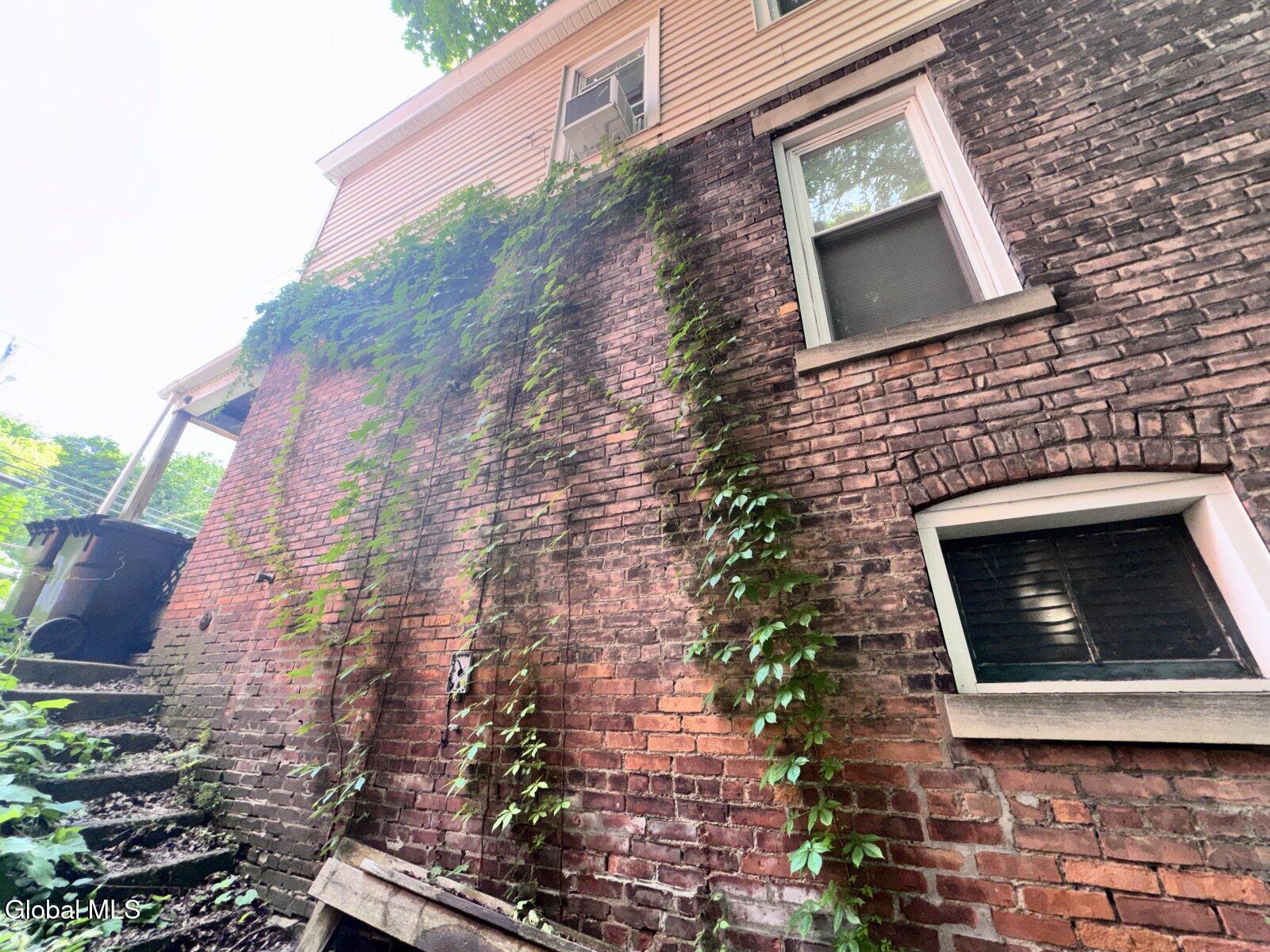 26 Oakwood Avenue
