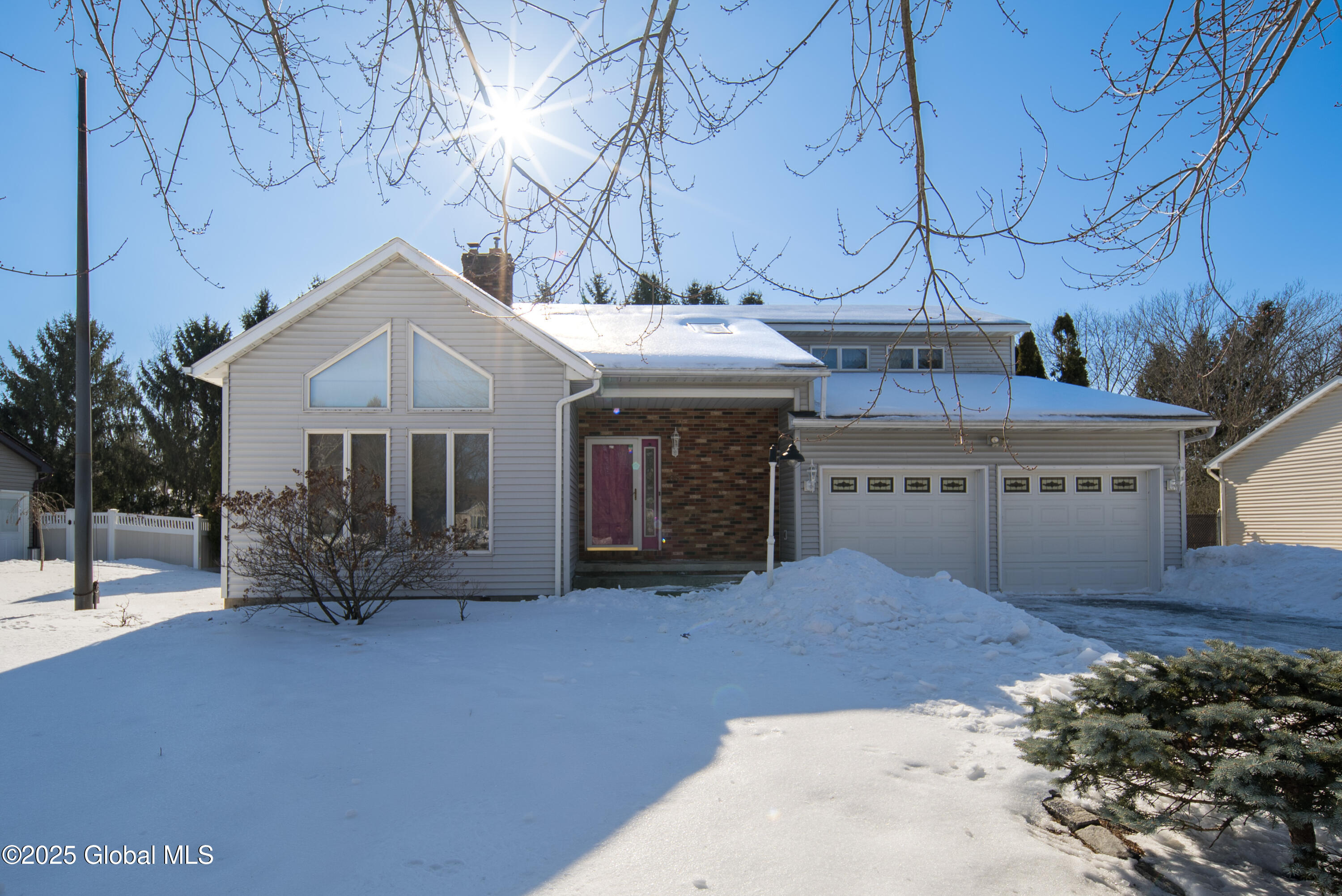 66 Huntleigh Drive, Colonie, New York image 1