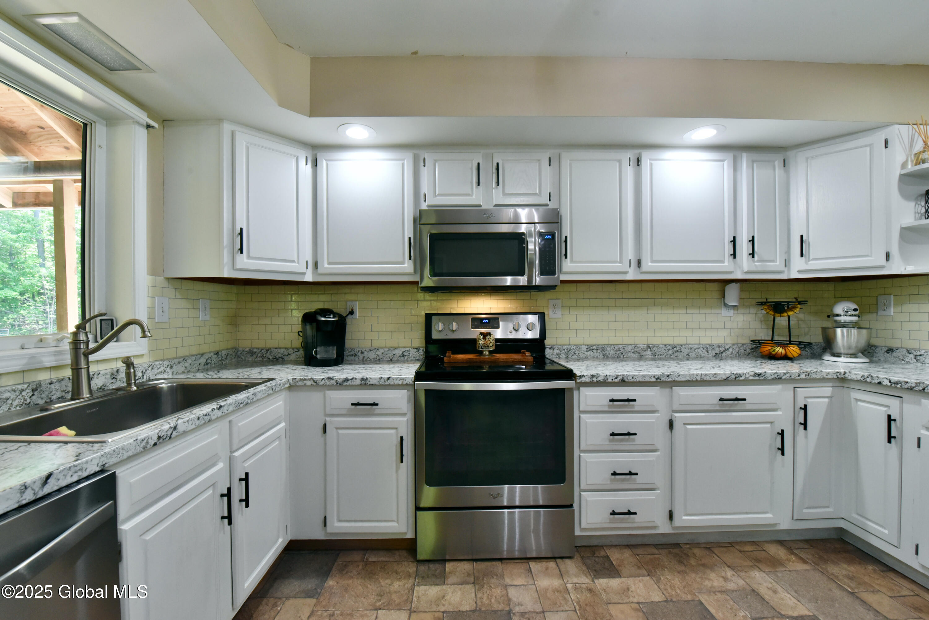 119 Lemont Avenue, Corinth, New York image 12