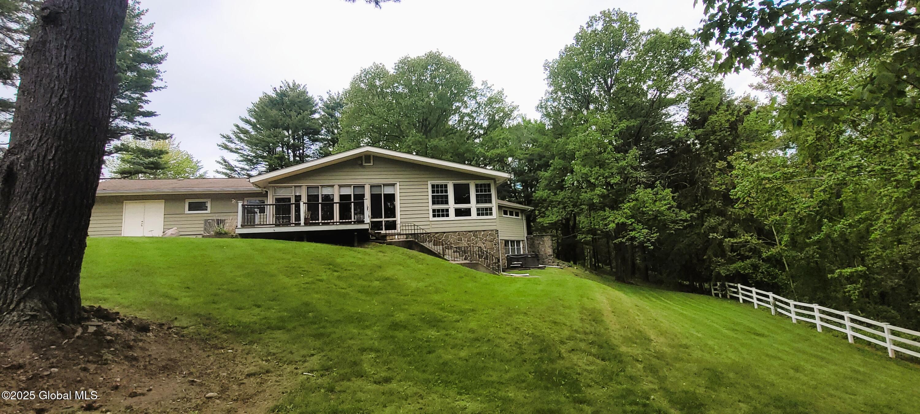 22 East Road, Troy, New York image 8
