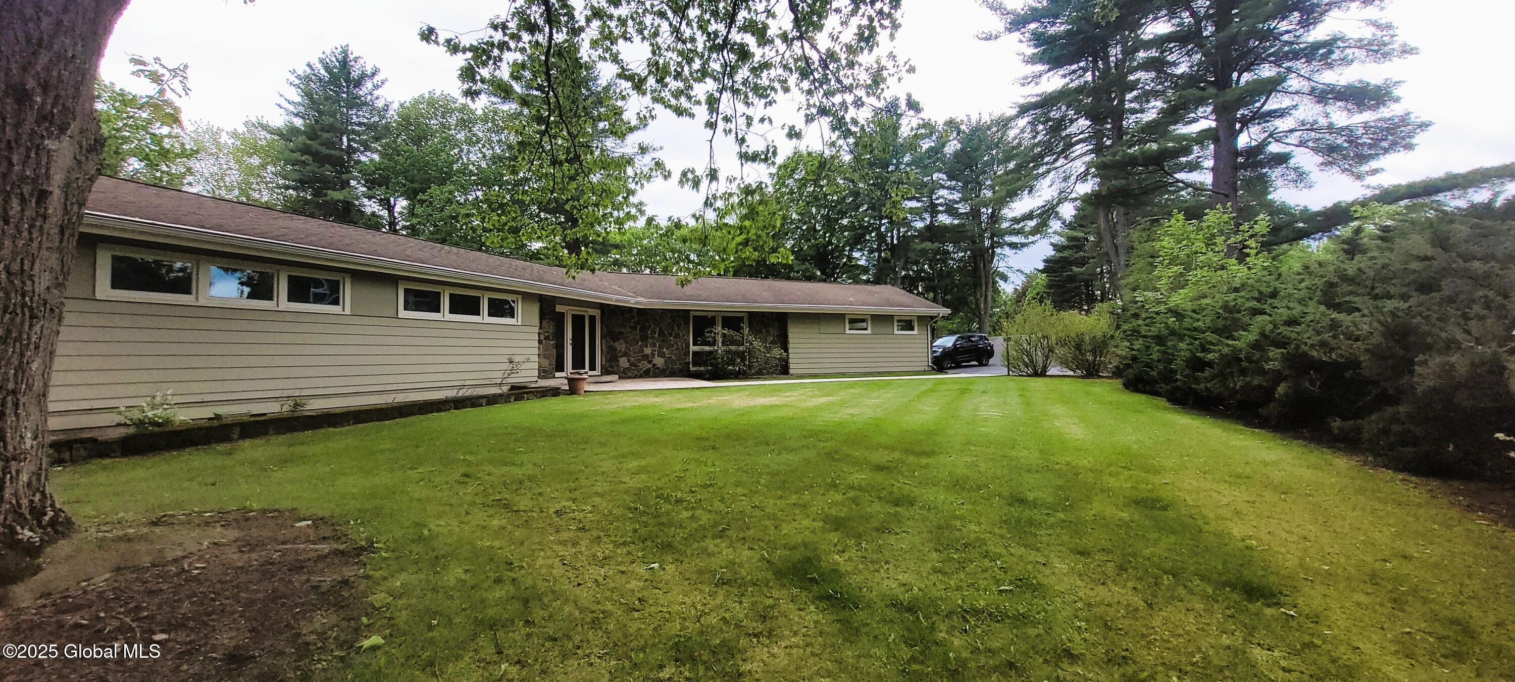 22 East Road, Troy, New York image 5