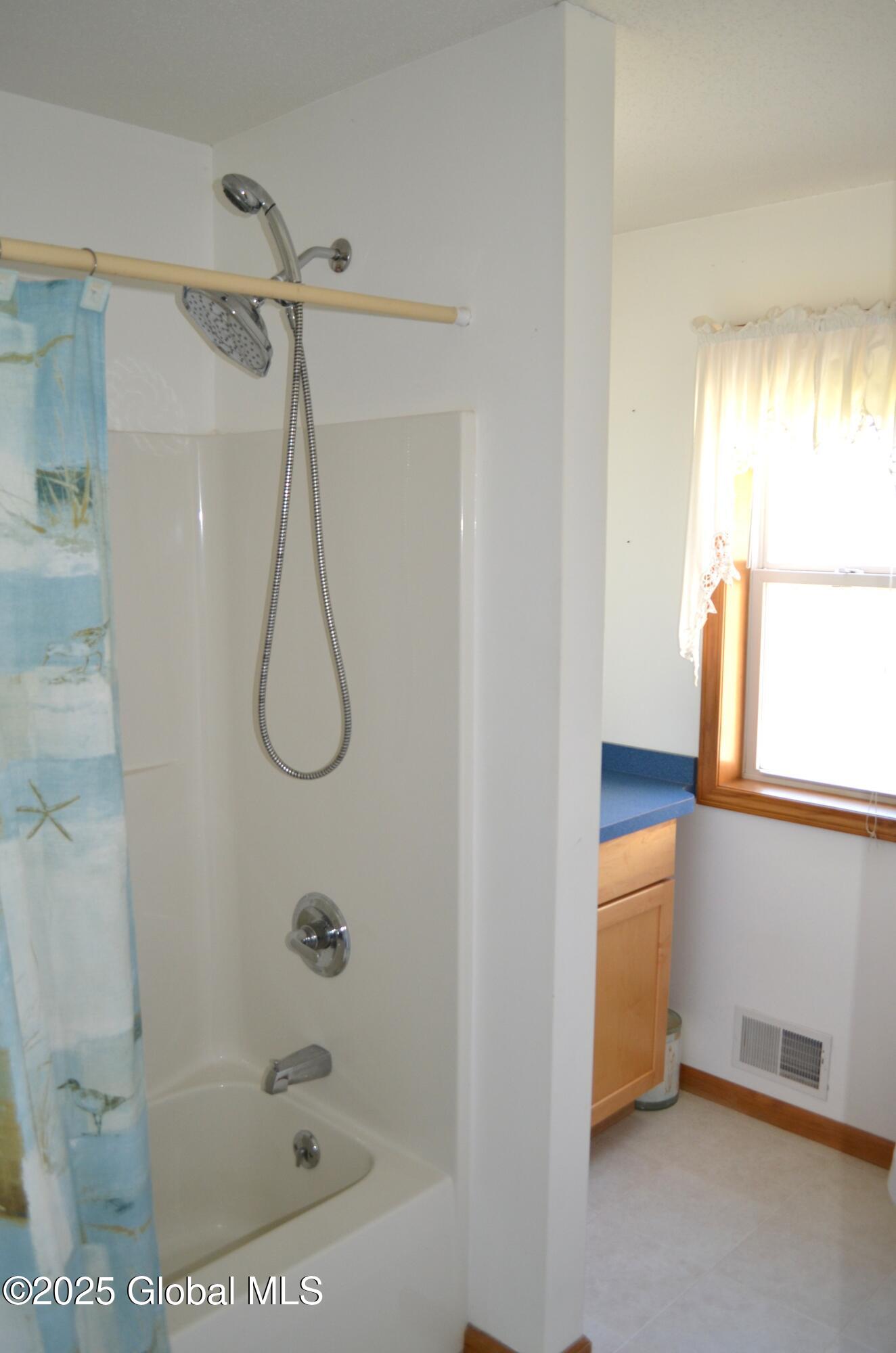 32 Pheasant Way, South Glens Falls, New York image 20
