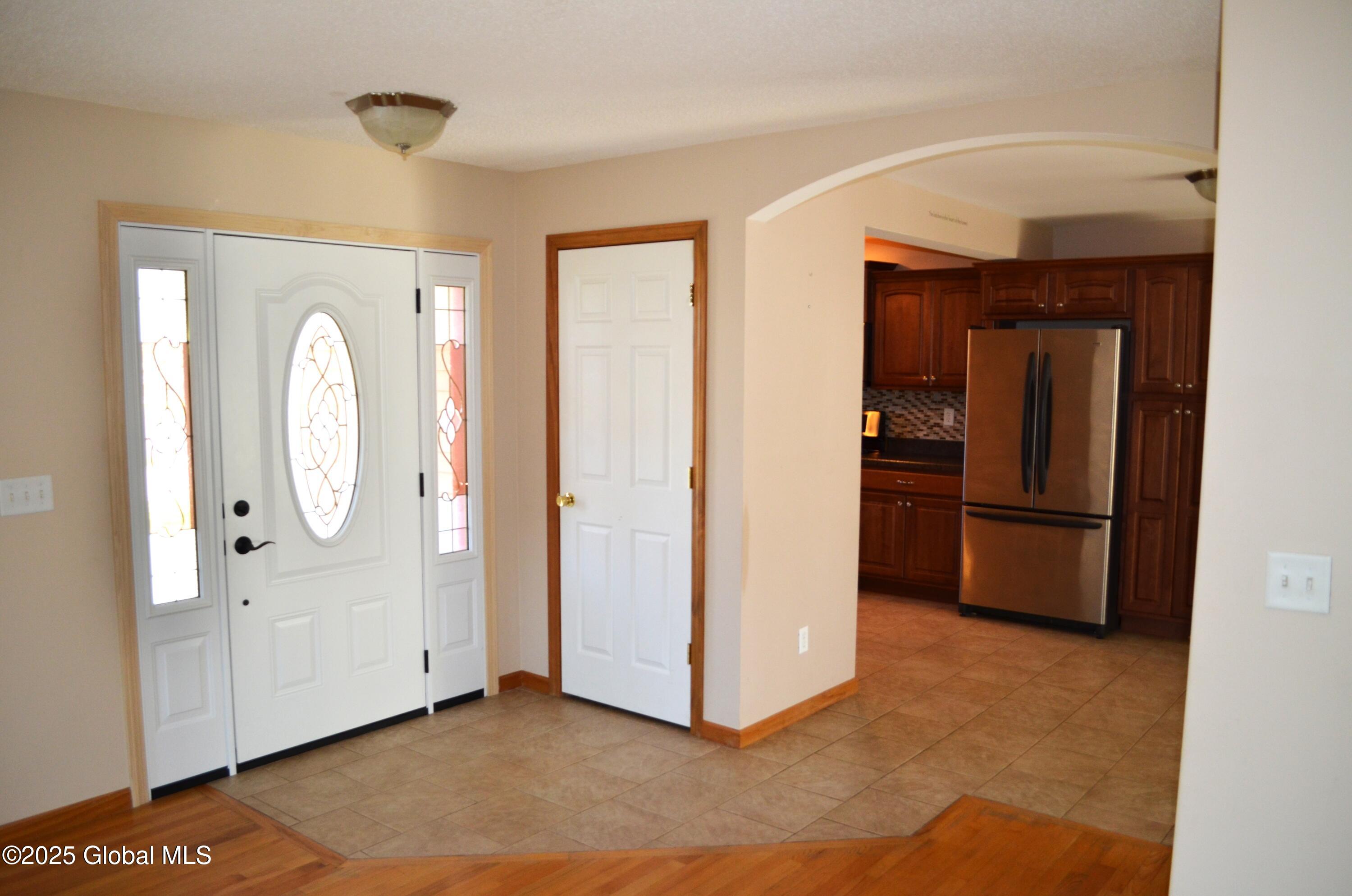 32 Pheasant Way, South Glens Falls, New York image 2