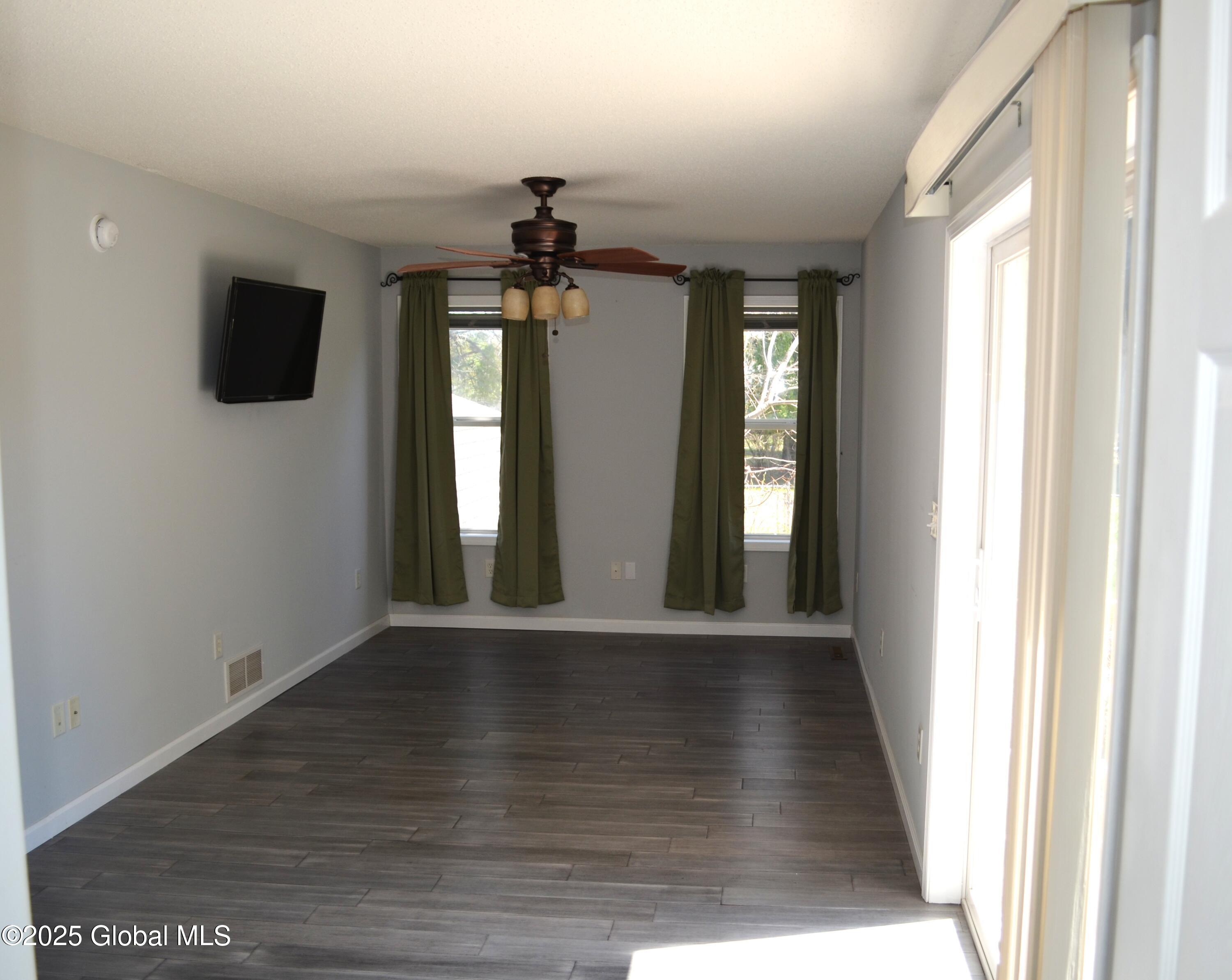 32 Pheasant Way, South Glens Falls, New York image 9