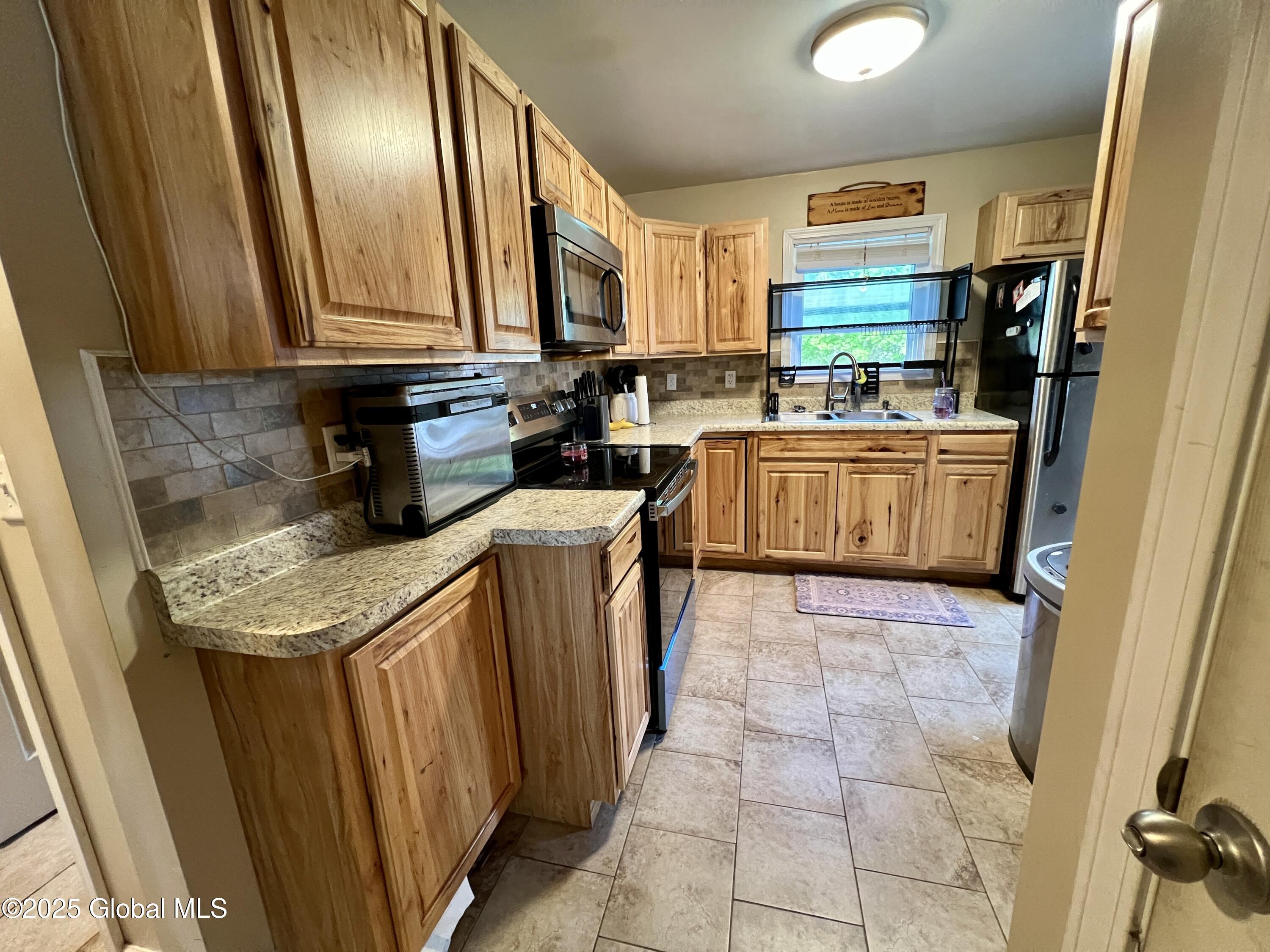 16 Russell Street, Hudson Falls, New York image 4