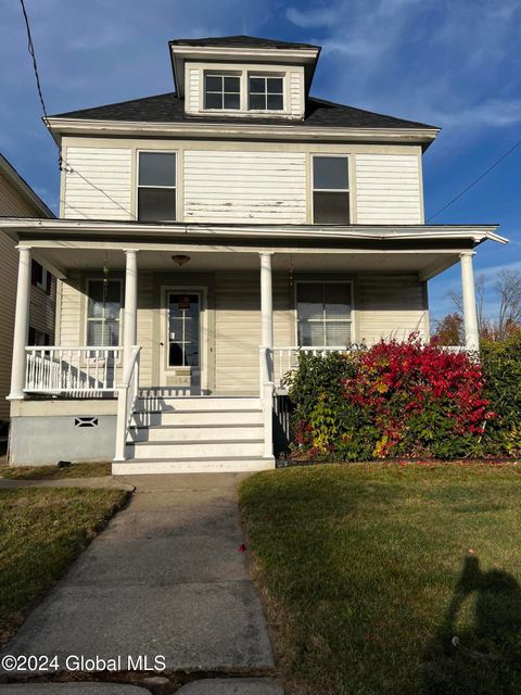 Photo of 1643 Rugby Road, Schenectady, NY 12309 (MLS # 202517716)
