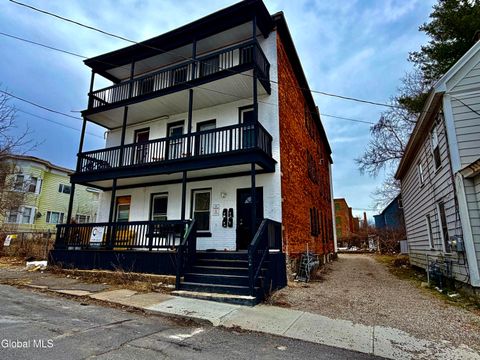 Multifamily For Sale - 8 Gardiner Street<br/> Montgomery County, Amsterdam, NY 12010