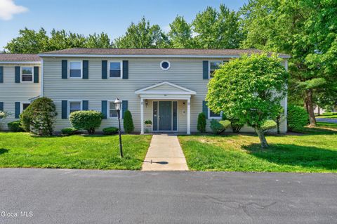 Photo of 102 Cedarview Lane, Watervliet, NY 12189 (MLS # 202619396)