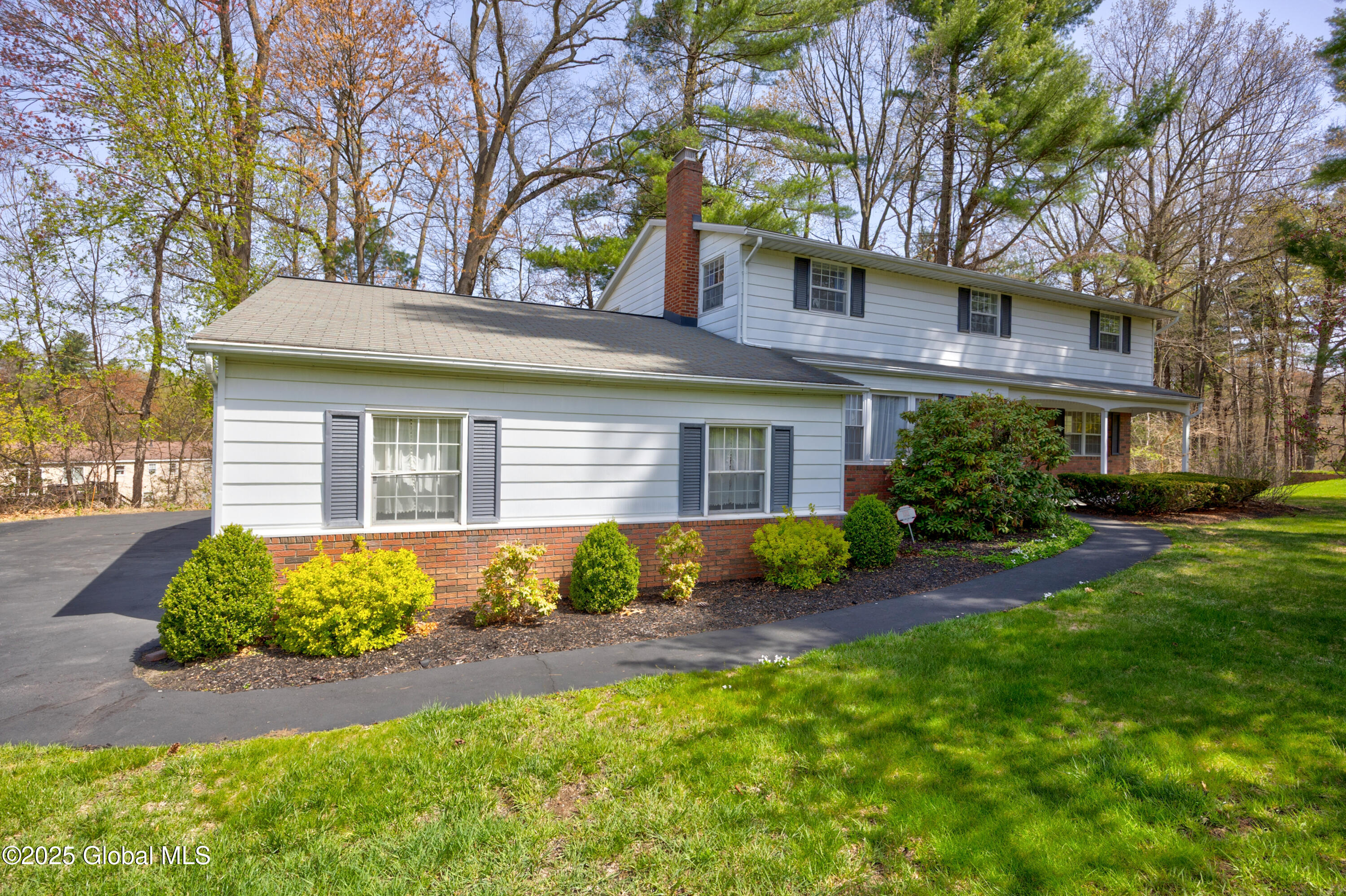 31 Garrison Lane, Ballston Lake, New York image 2