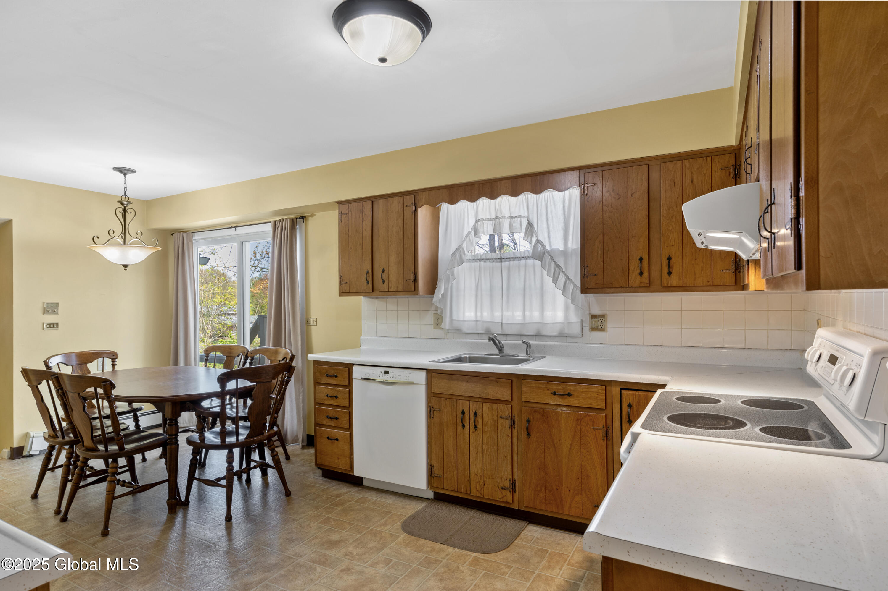 31 Garrison Lane, Ballston Lake, New York image 14