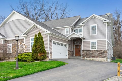 Photo of 2 Vista Court, Clifton Park, NY 12065 (MLS # 202615076)